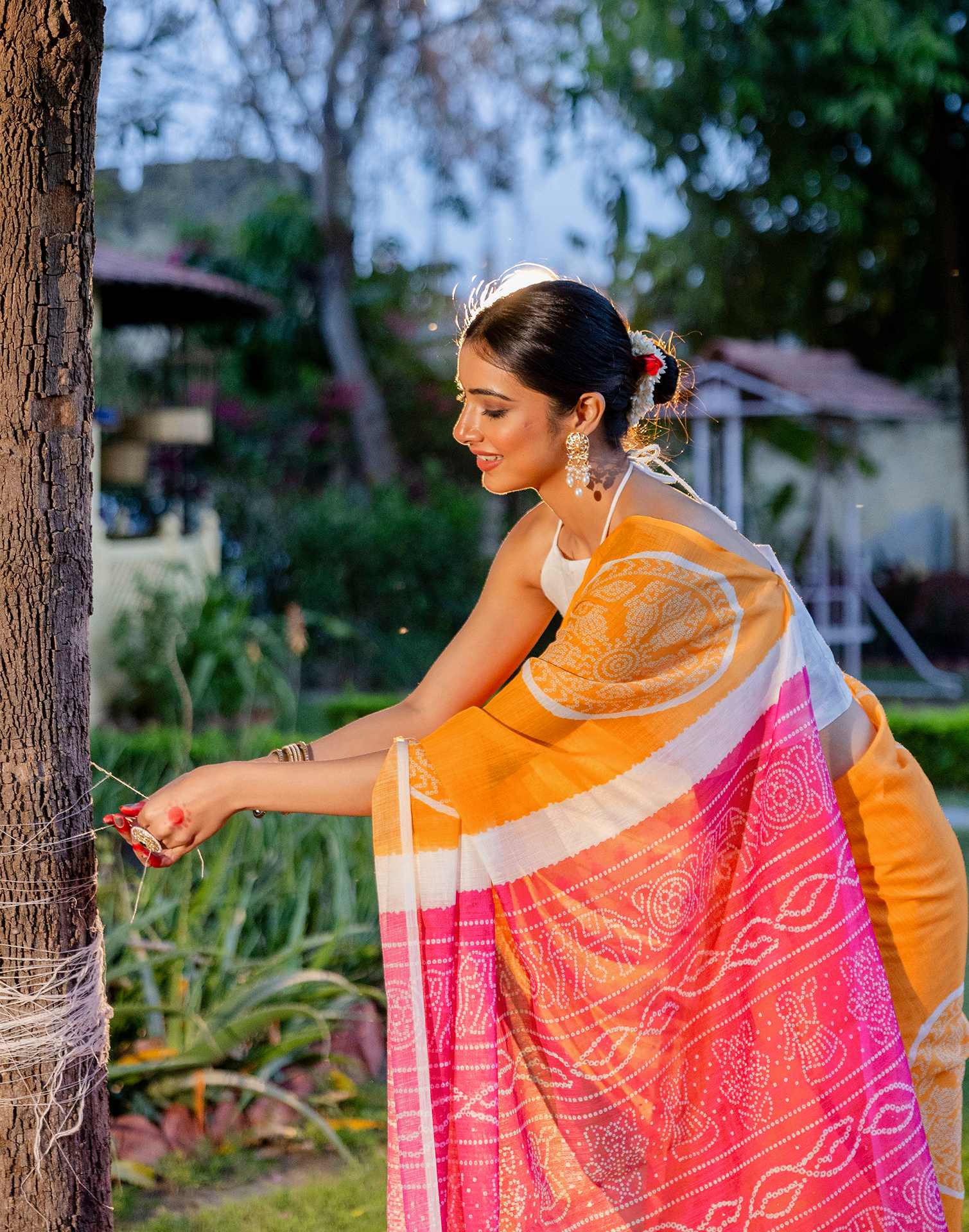 Vat Savitri Special Light Orange Linen Bandhani Printed Saree - Image 3