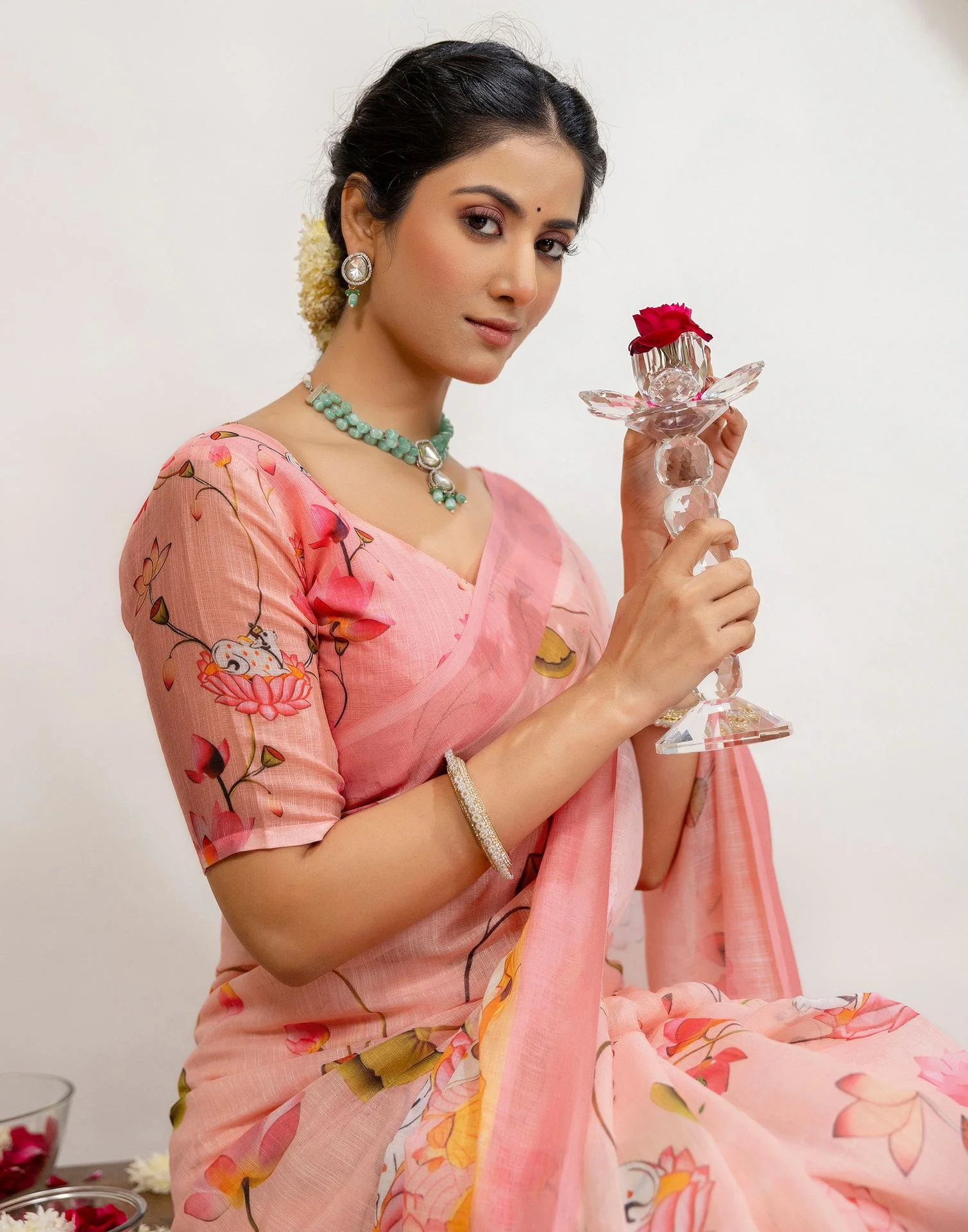 Light Pink Cotton Floral Printed Saree - Image 4
