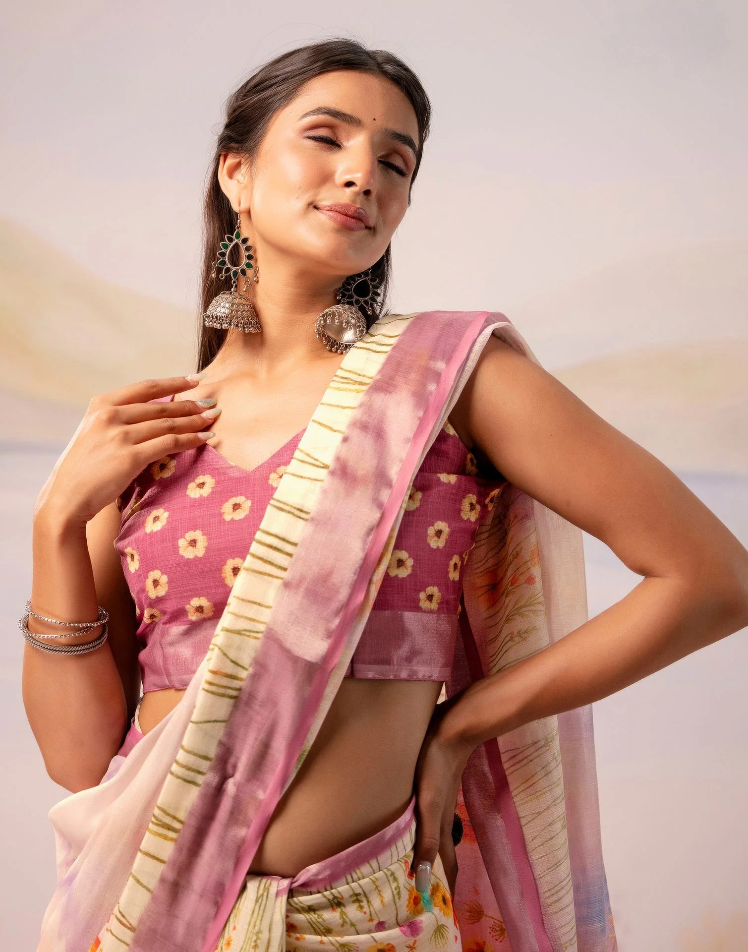 Light Pink Linen Printed Zari Border Saree - Image 4