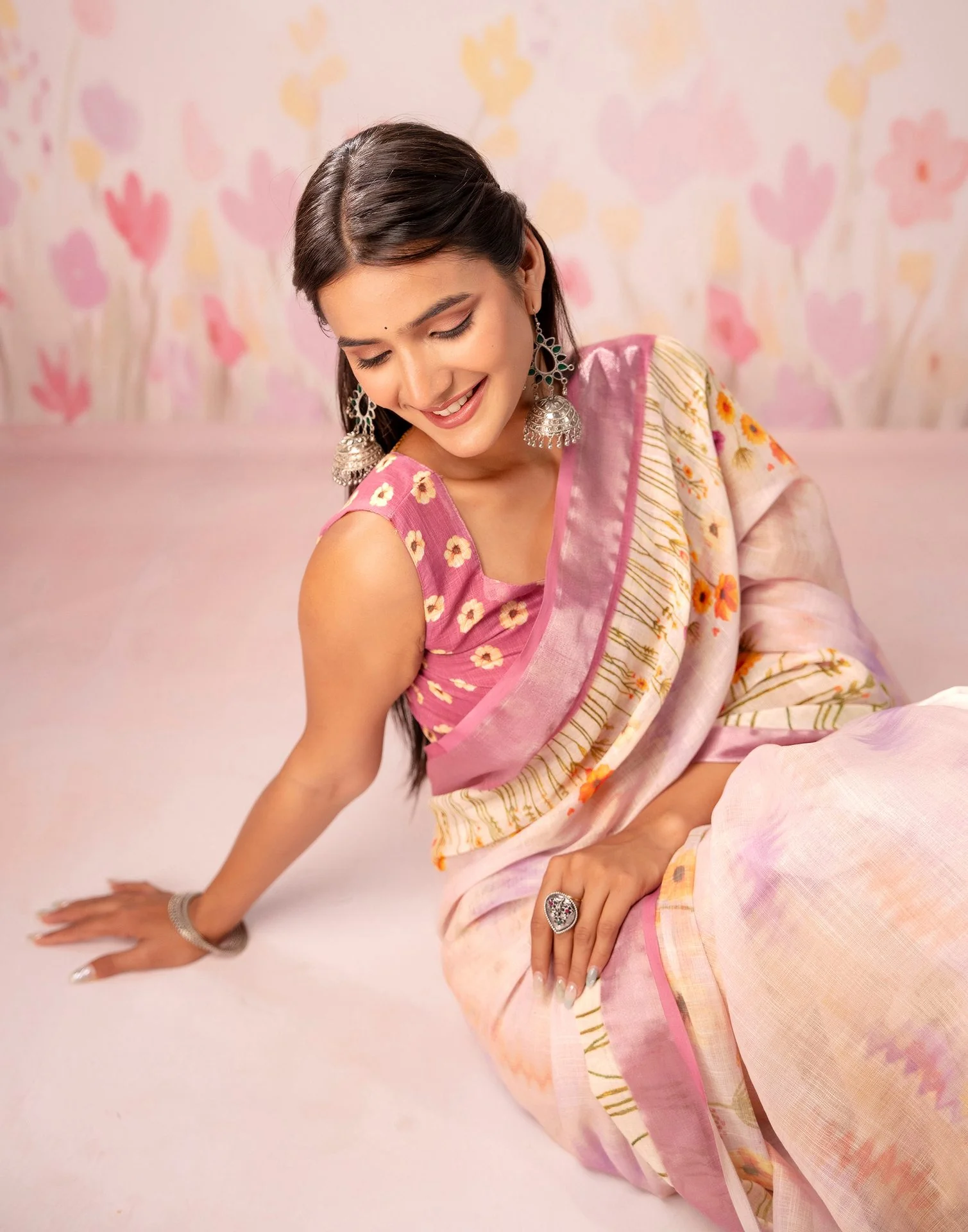 Light Pink Linen Printed Zari Border Saree - Image 5