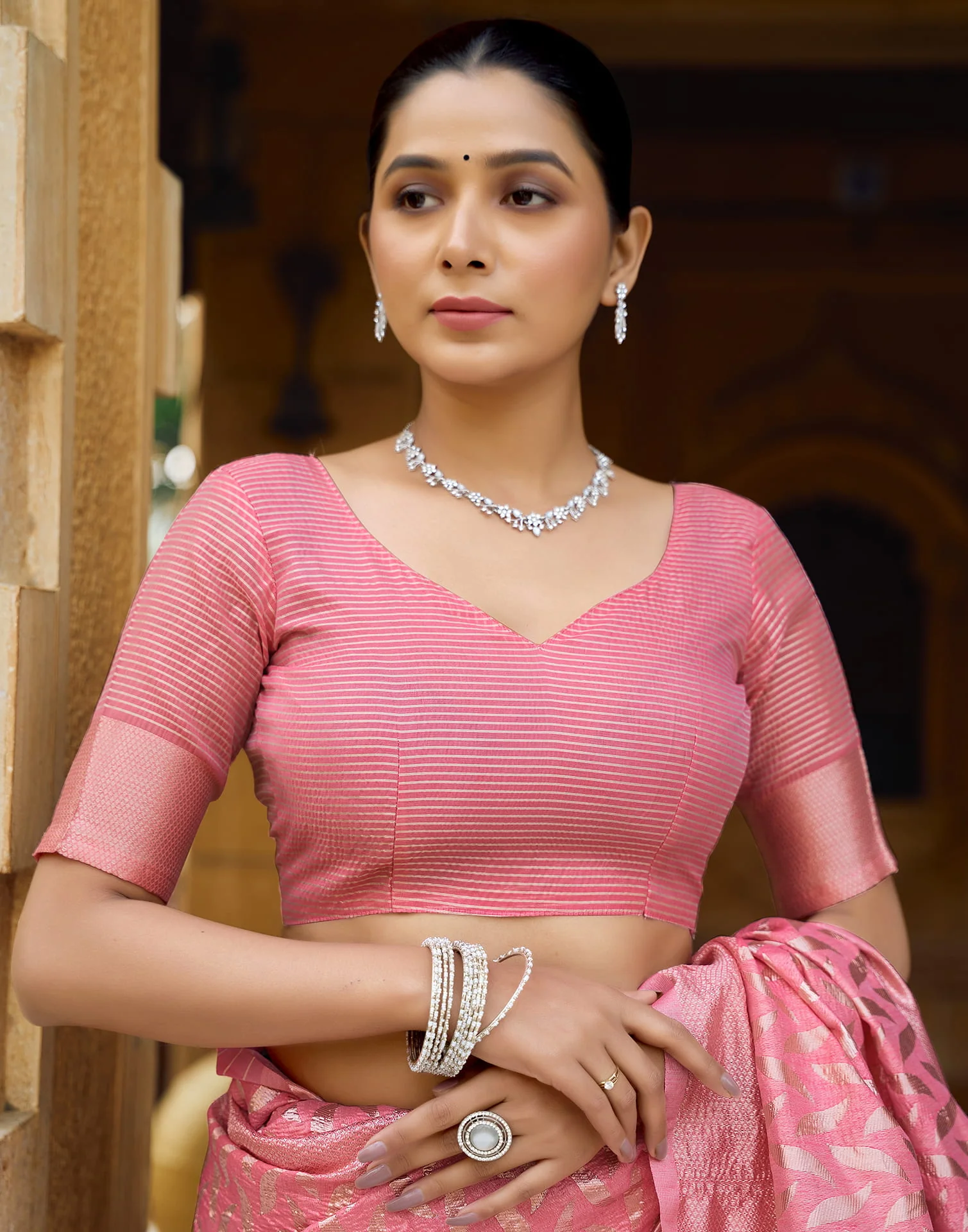 Pink Silk Blend Woven Banarasi Saree - Image 8