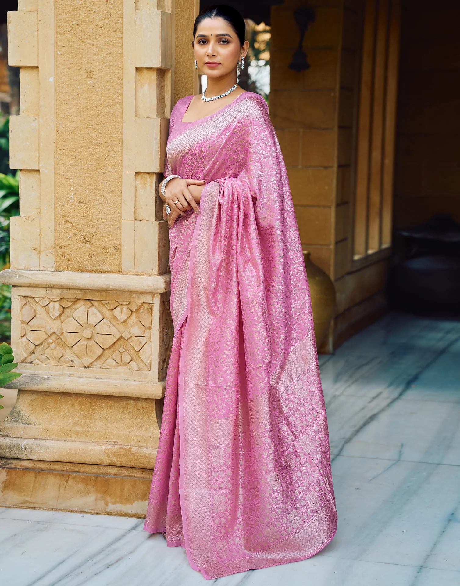 Pink Silk Blend Woven Banarasi Saree - Image 6