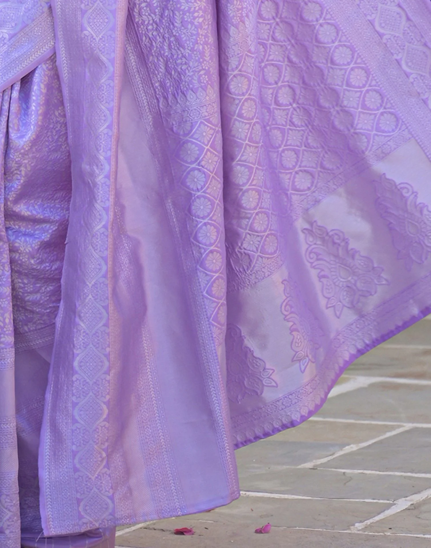 Light Purple Silk Woven Bananrasi Saree - Image 10