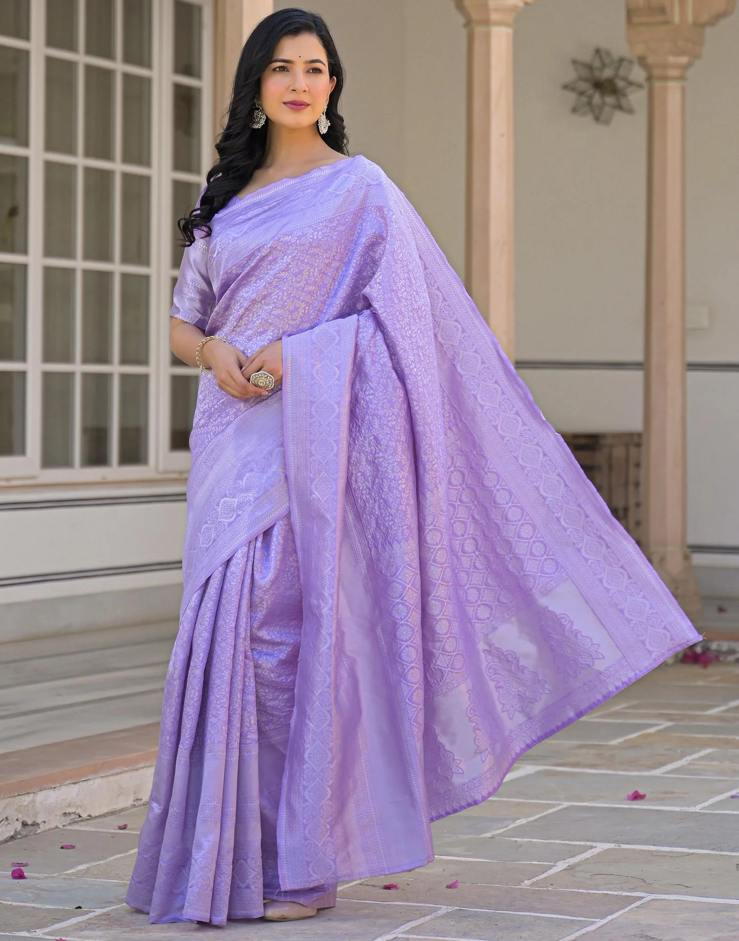 Light Purple Silk Woven Bananrasi Saree - Image 4