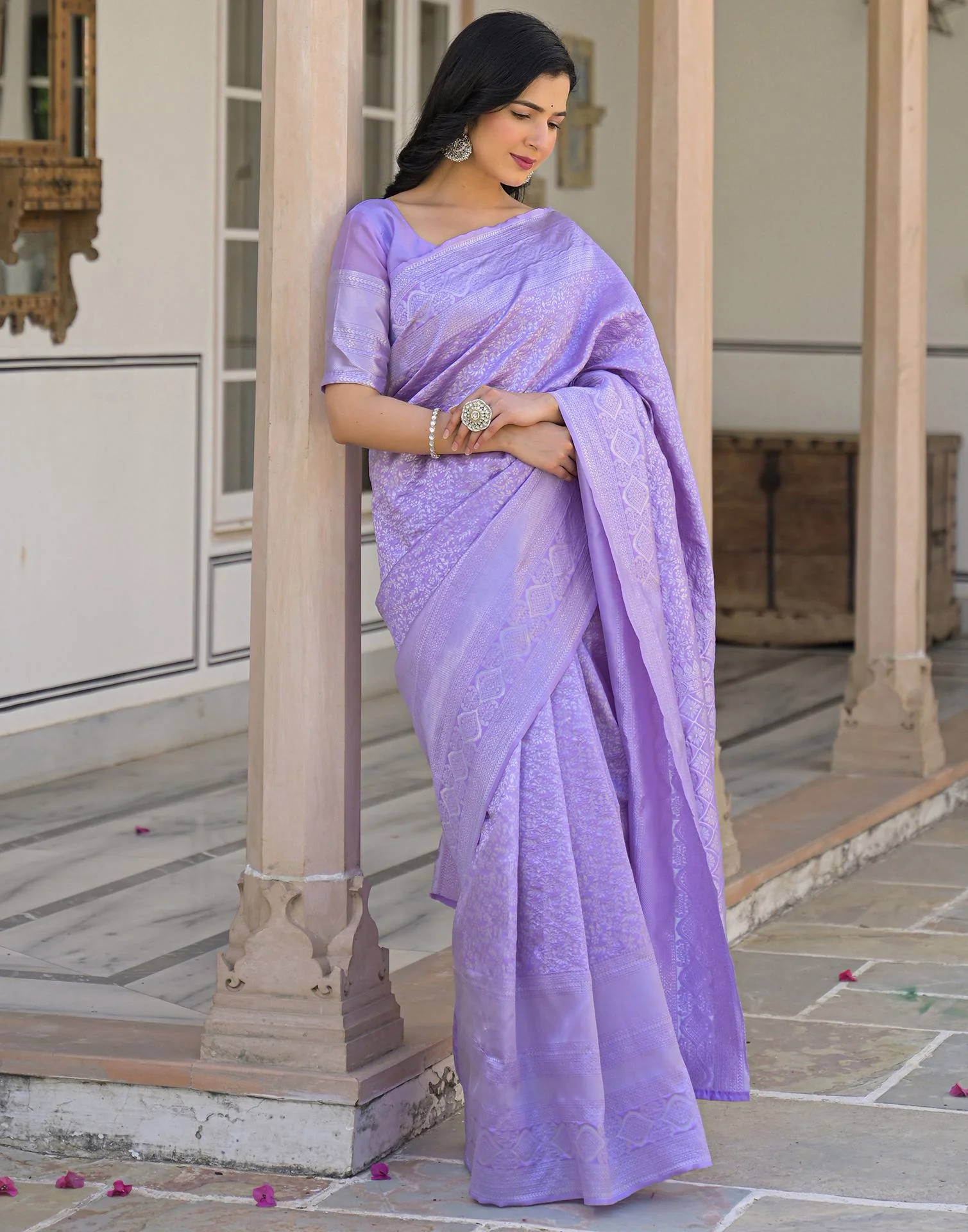Light Purple Silk Woven Bananrasi Saree - Image 9