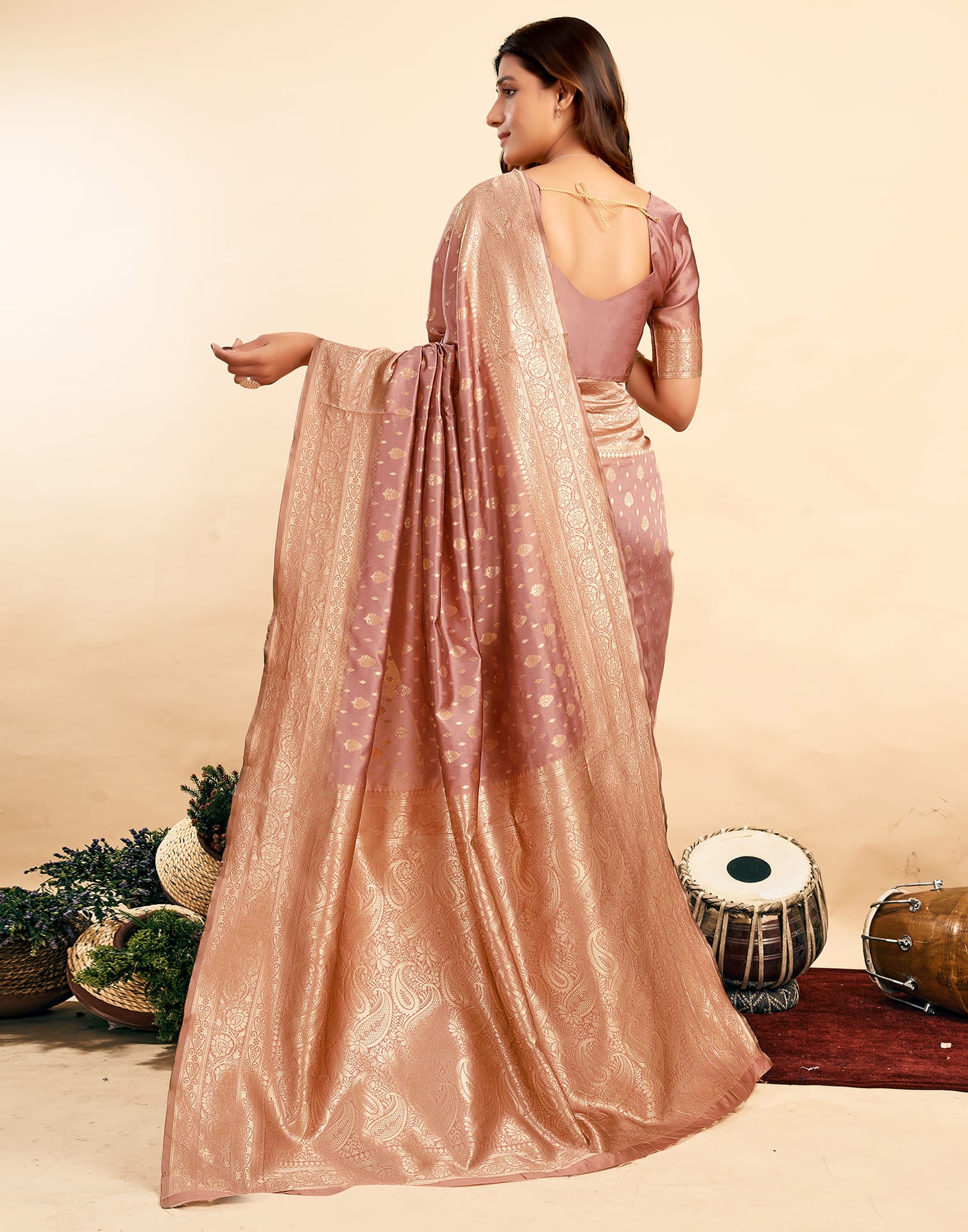 Light Salmon Pink Silk Woven Banarasi Saree - Image 11