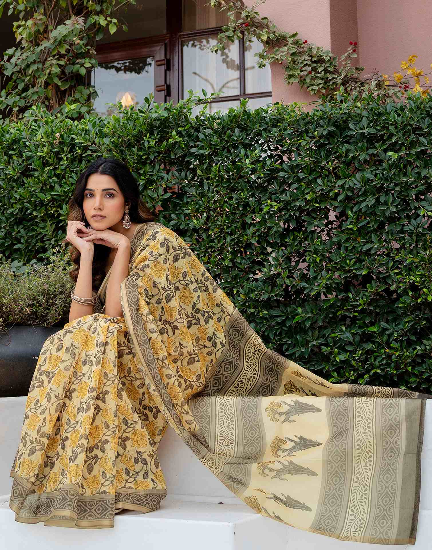 Light Yellow Linen Floral Printed Saree - Image 8