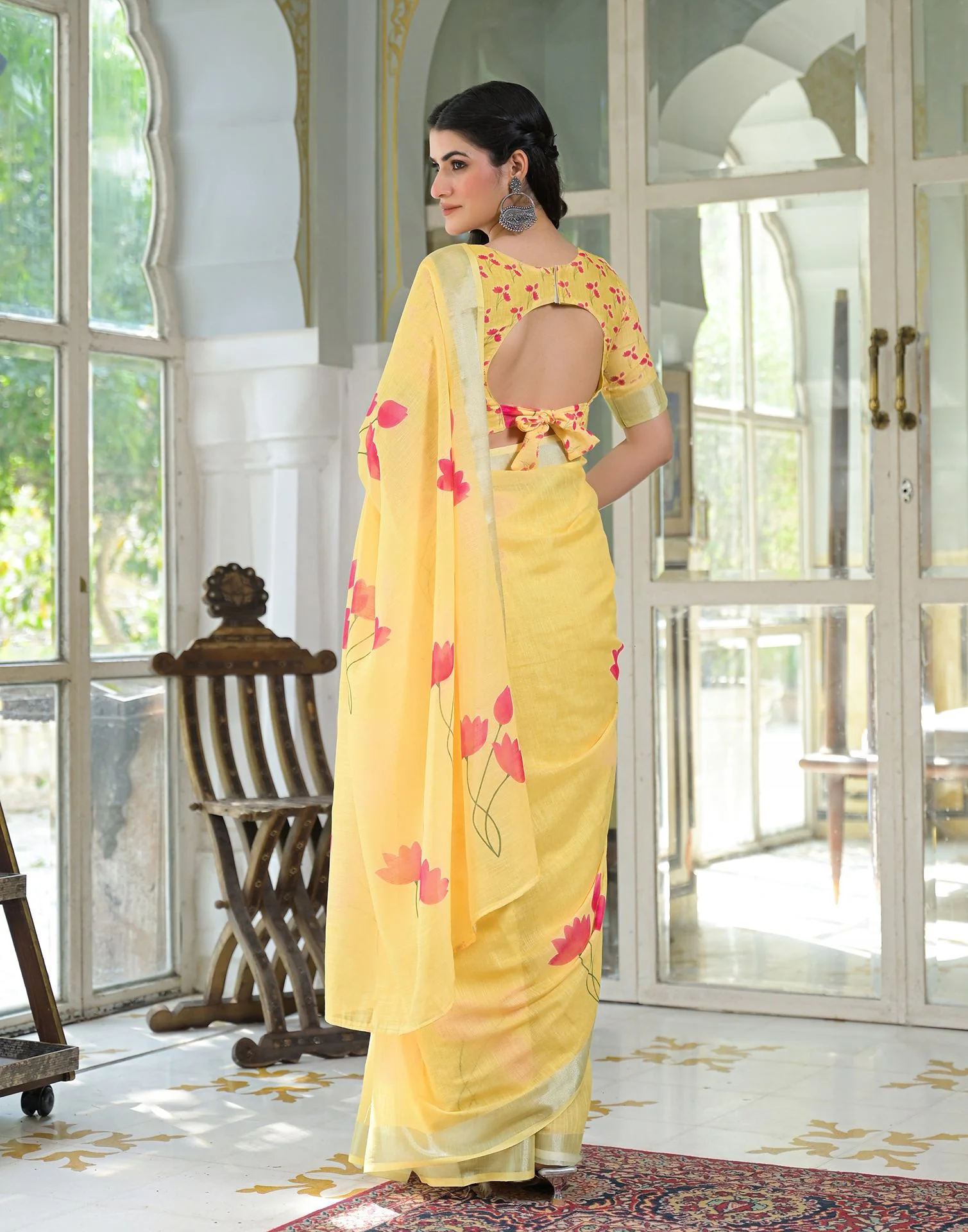 Light Yellow Linen Floral Printed Saree - Image 7