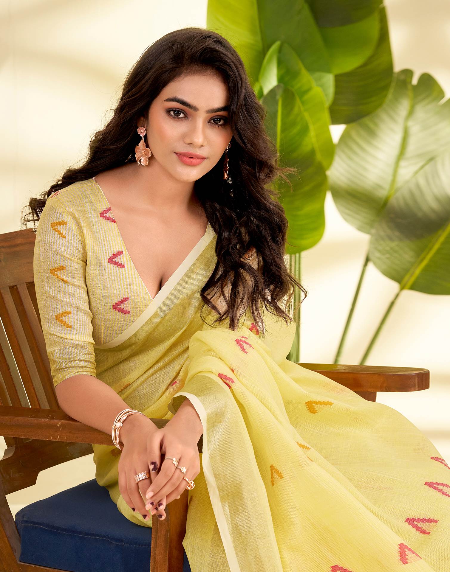 Light Yellow Linen Silk Woven Saree - Image 2