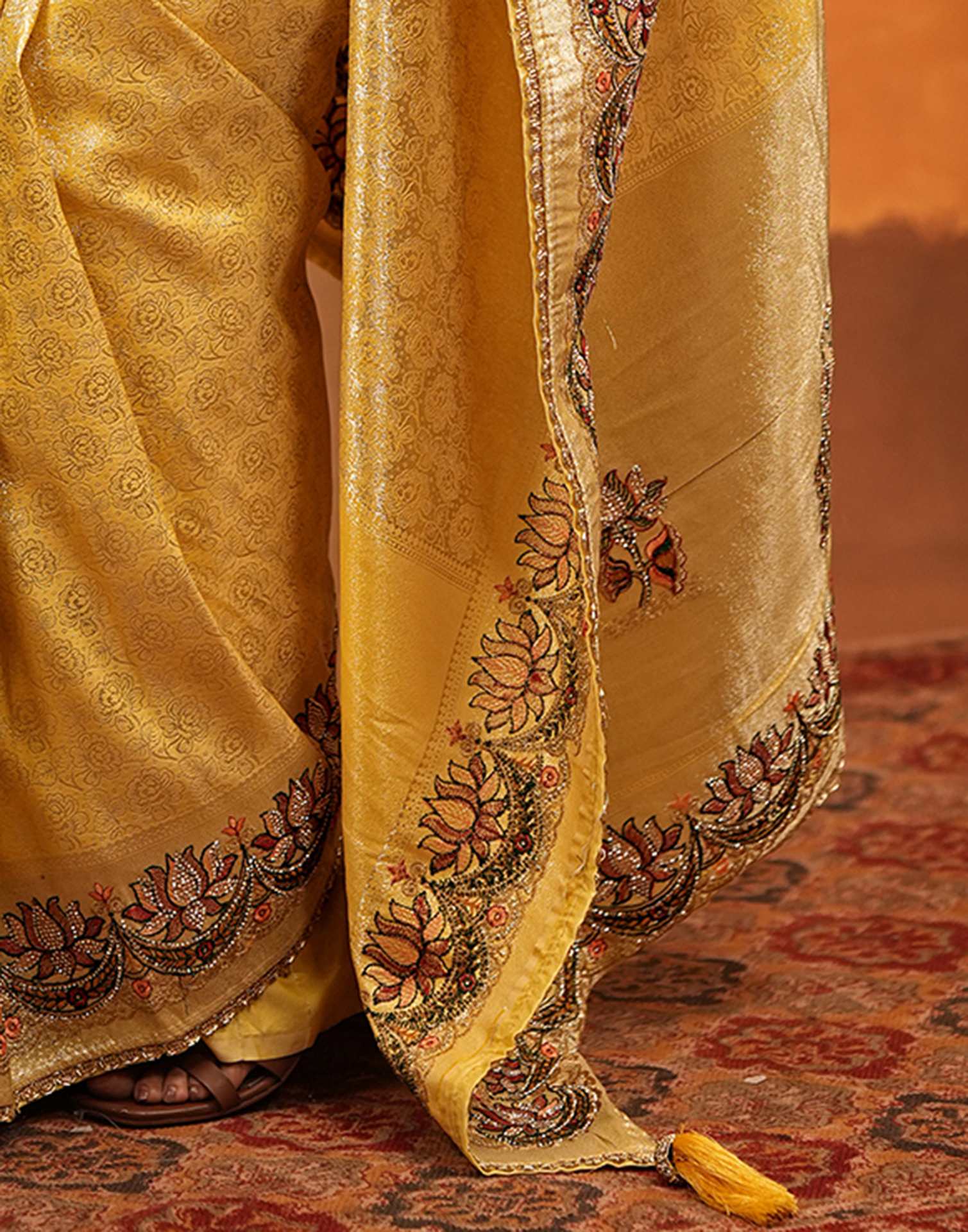 Light Yellow Silk Woven Embroidery Stone Work Banarasi Saree - Image 12