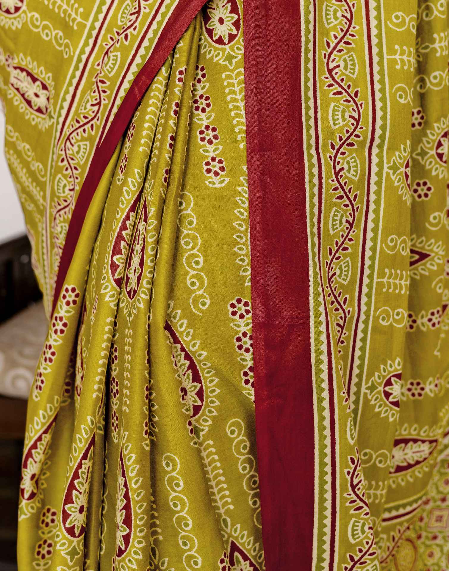 Lime Green Cotton Printed Saree - Image 12