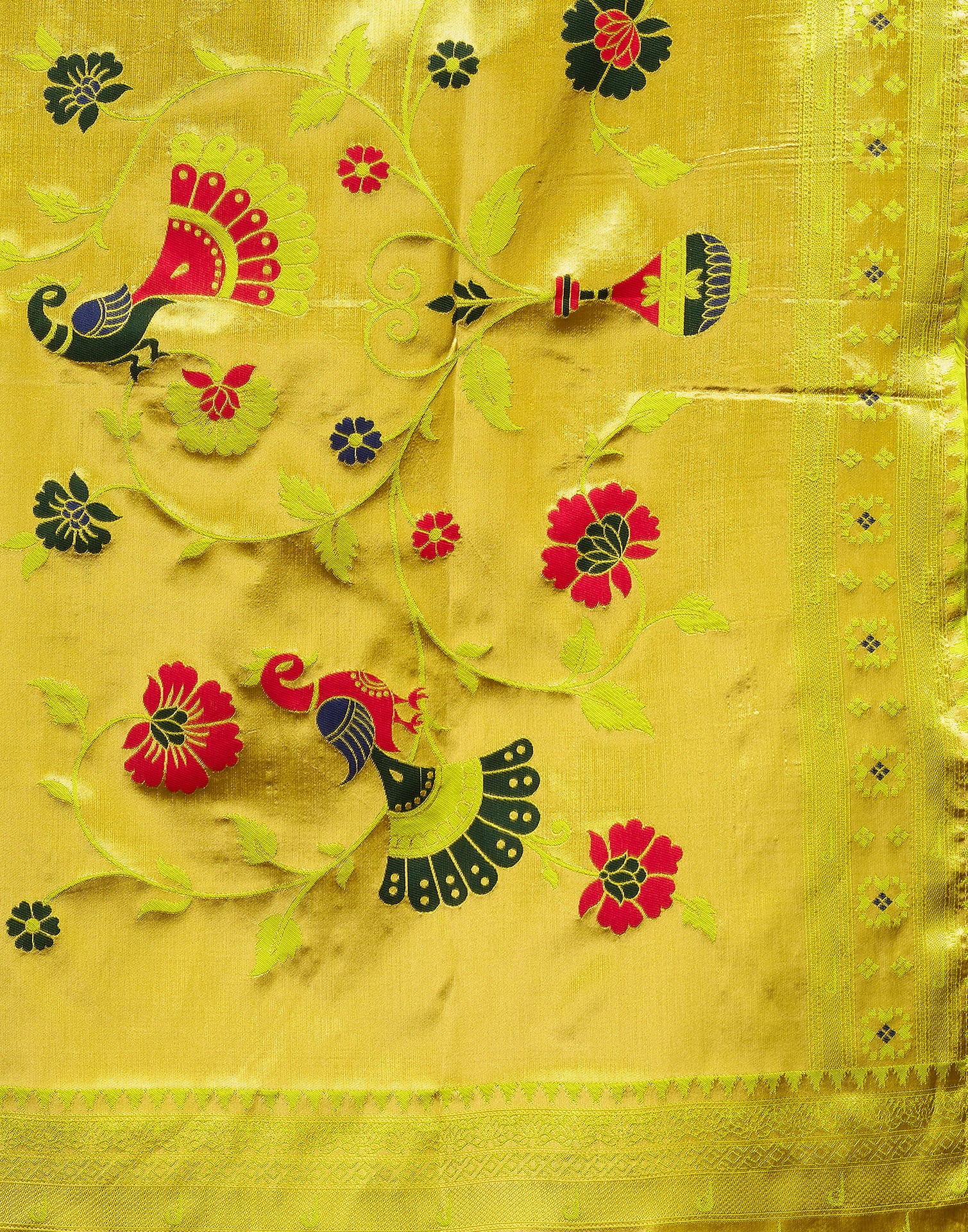 Green Silk Woven Paithani Saree - Image 9