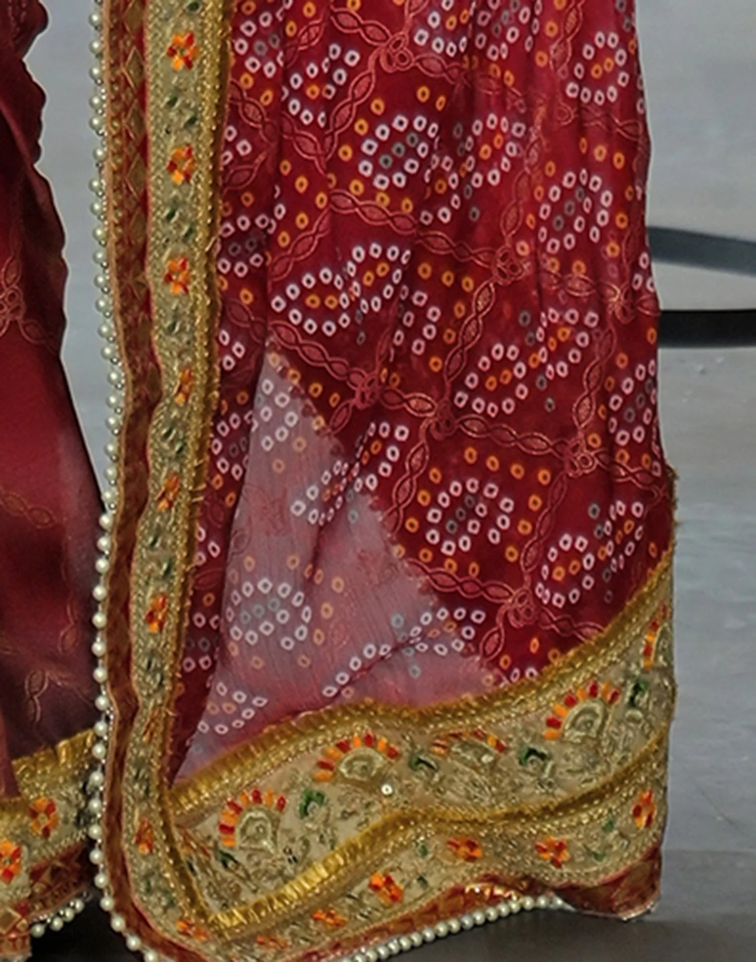 Magenta Chiffon Bandhani Printed Lace Saree - Image 10