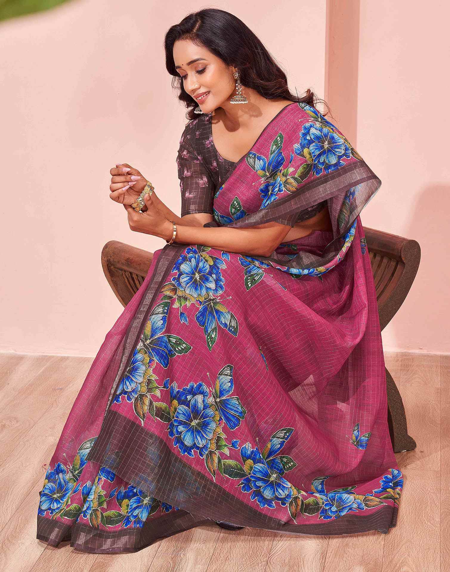 Magenta Linen Floral Printed Saree - Image 2
