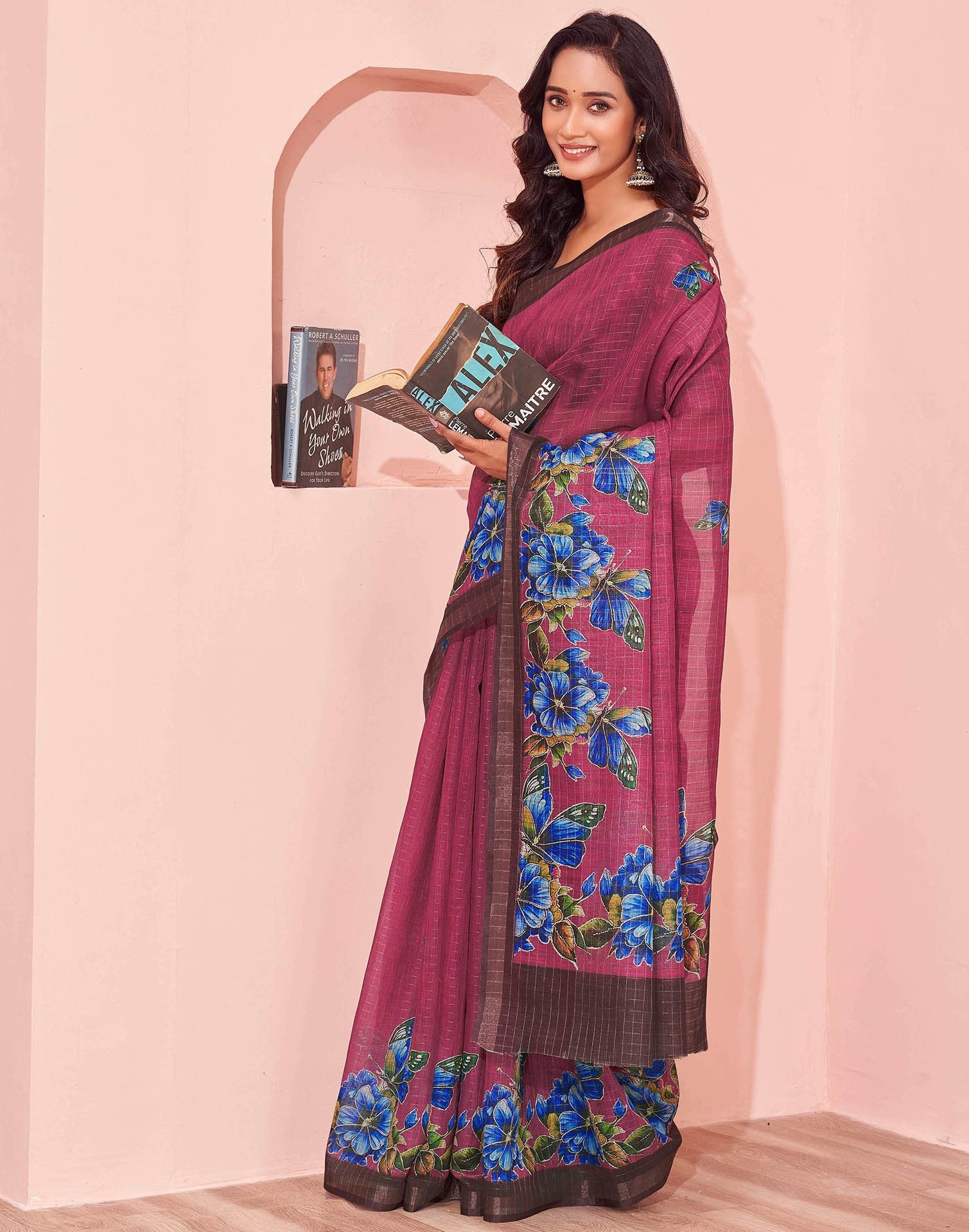 Magenta Linen Floral Printed Saree - Image 5