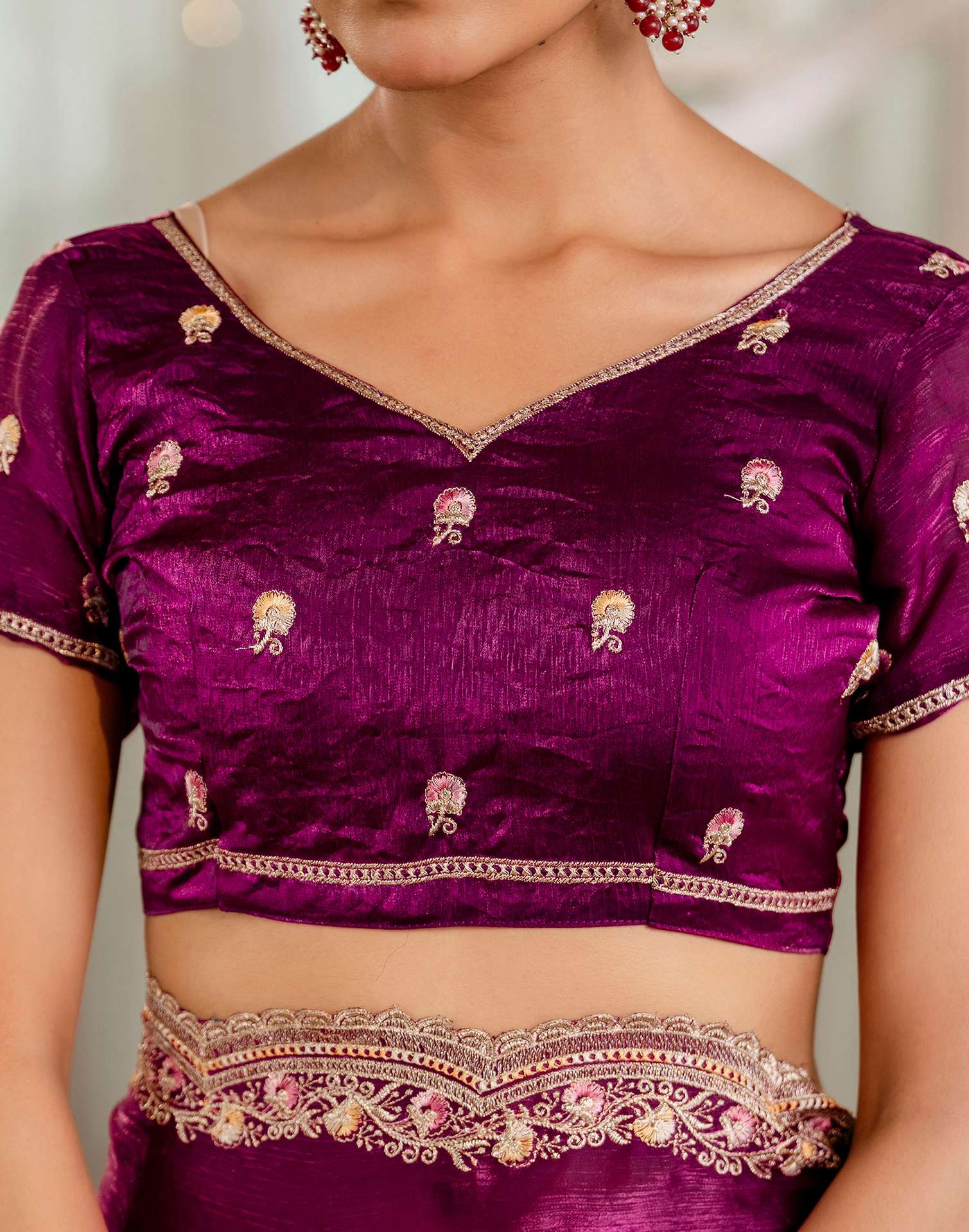 Magenta Shimmer Embroidery Saree - Image 10
