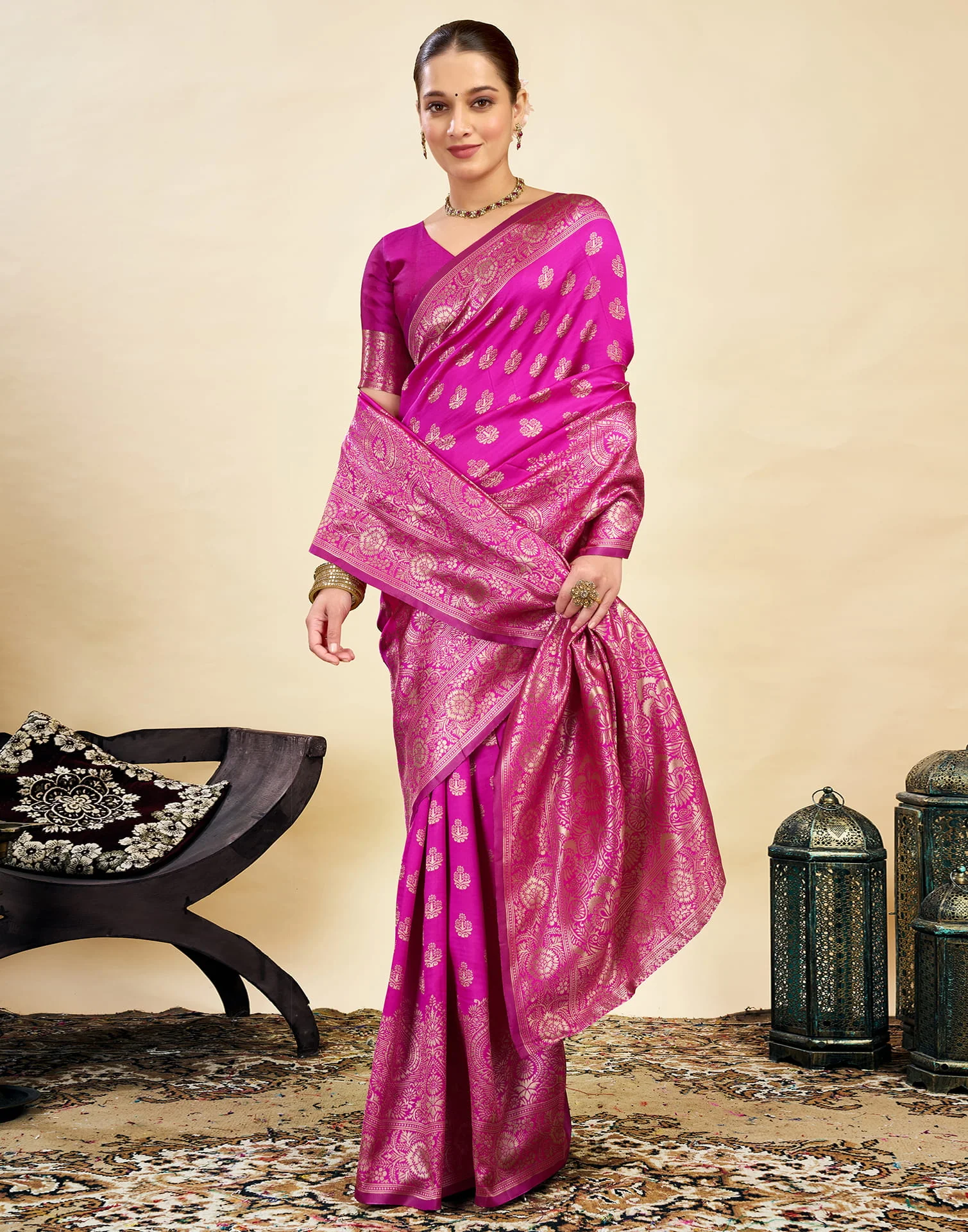 Pink Silk Blend Woven Banarasi Saree - Image 7