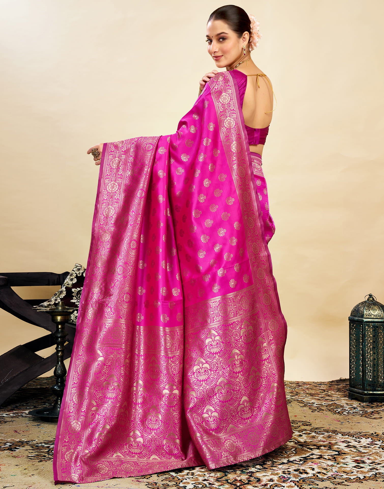 Pink Silk Blend Woven Banarasi Saree - Image 9