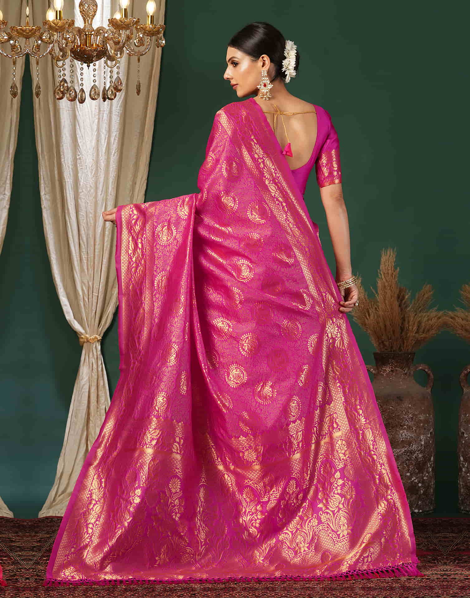 Magenta Silk Blend Woven Banarasi Saree - Image 5