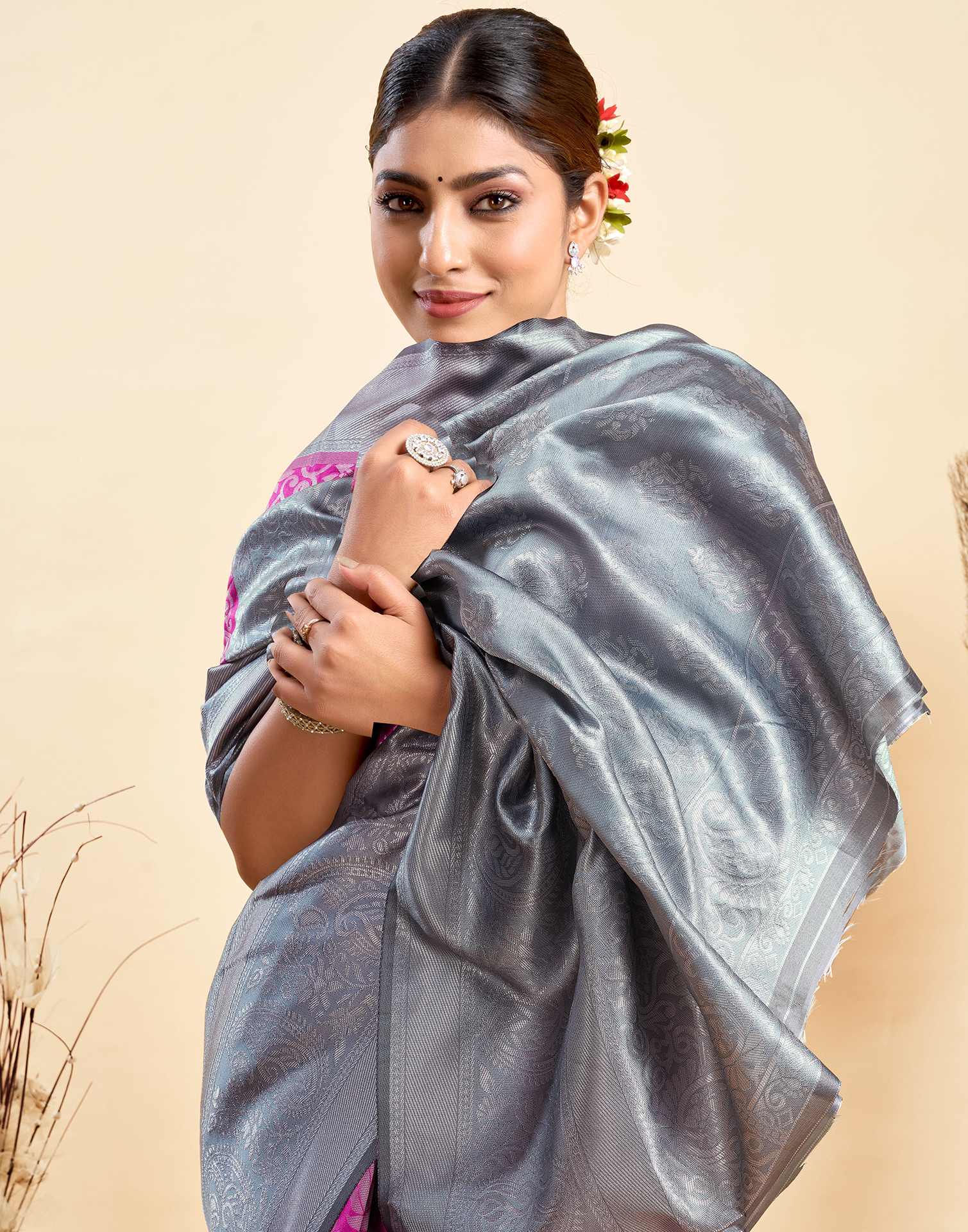 Magenta Silk Woven Banarasi Saree - Image 2