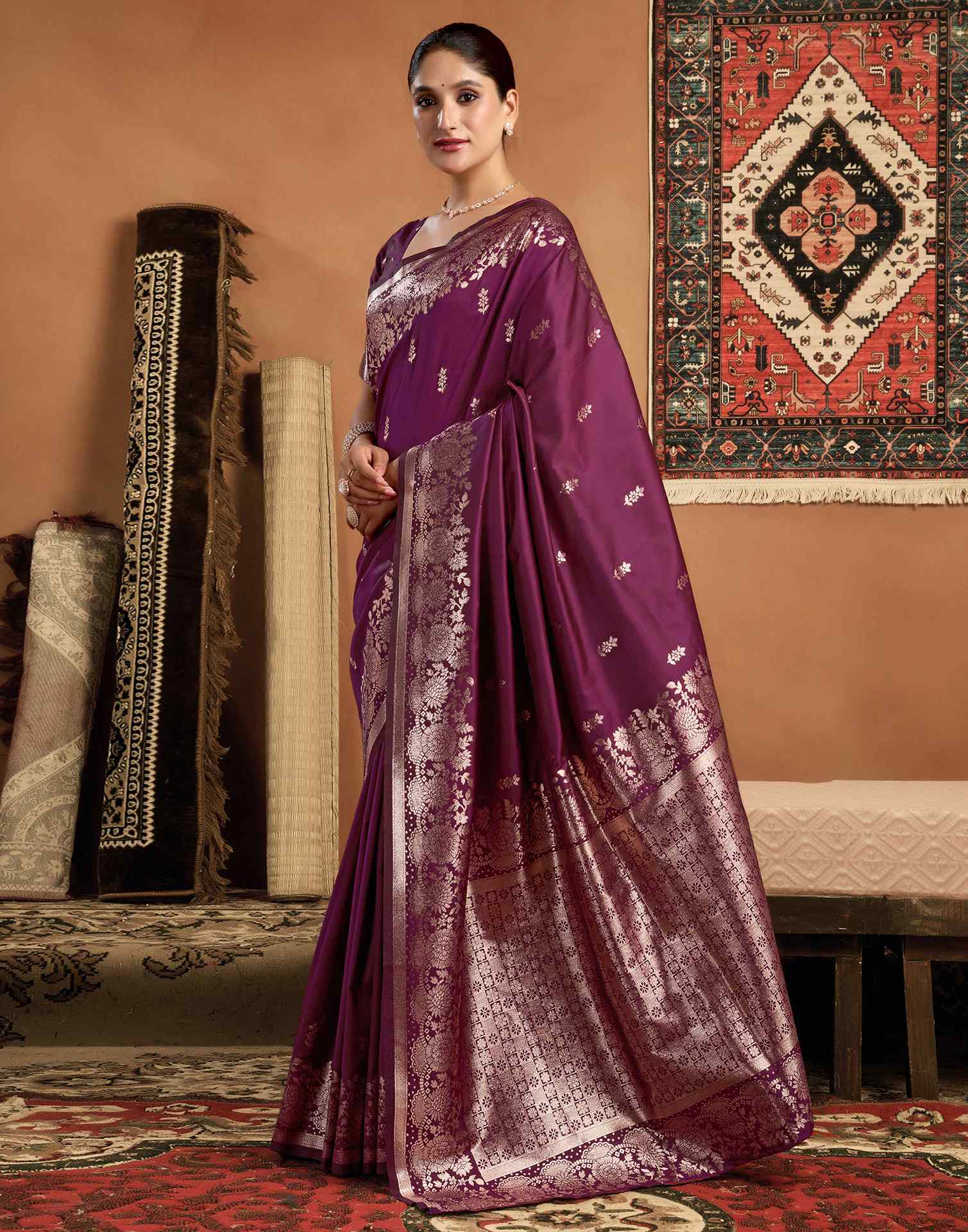 Magenta Silk Woven Banarasi Saree - Image 6