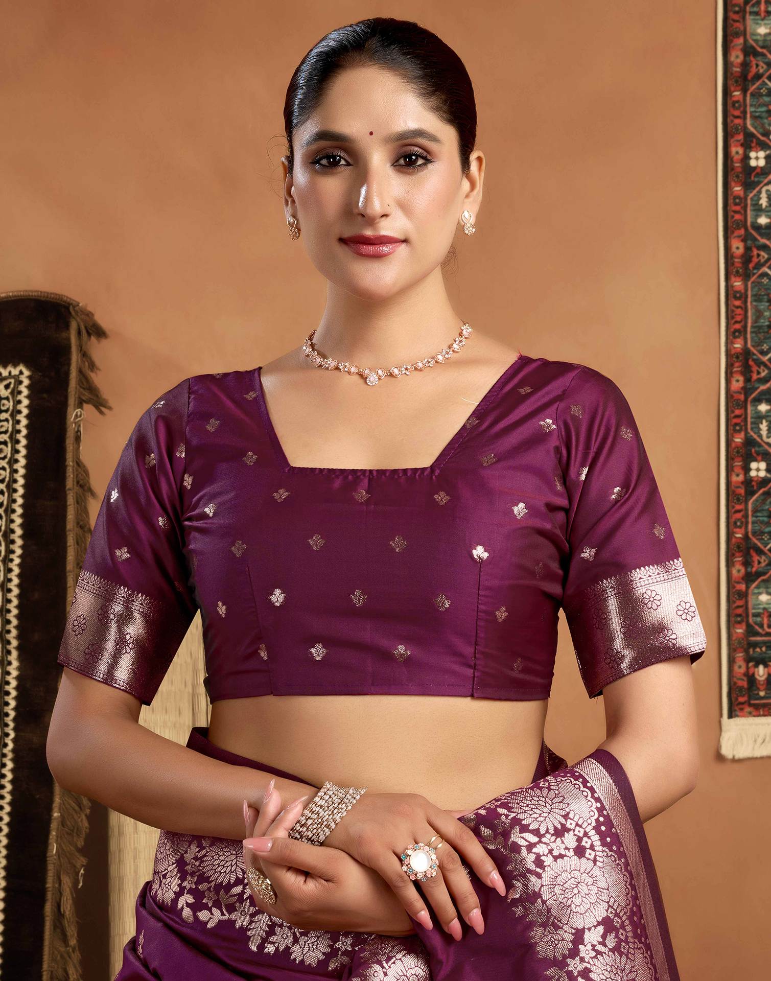 Magenta Silk Woven Banarasi Saree - Image 8