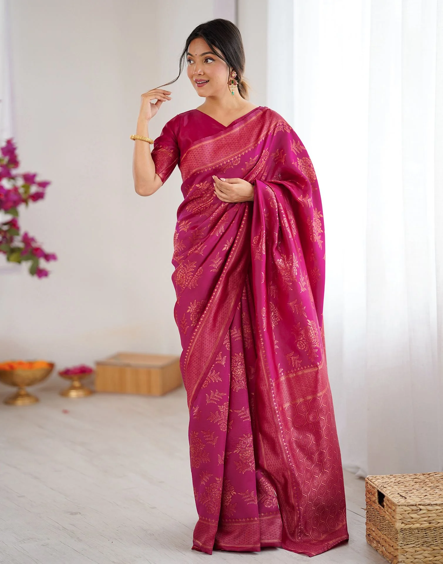 Magenta Silk Woven Banarasi Saree - Image 6