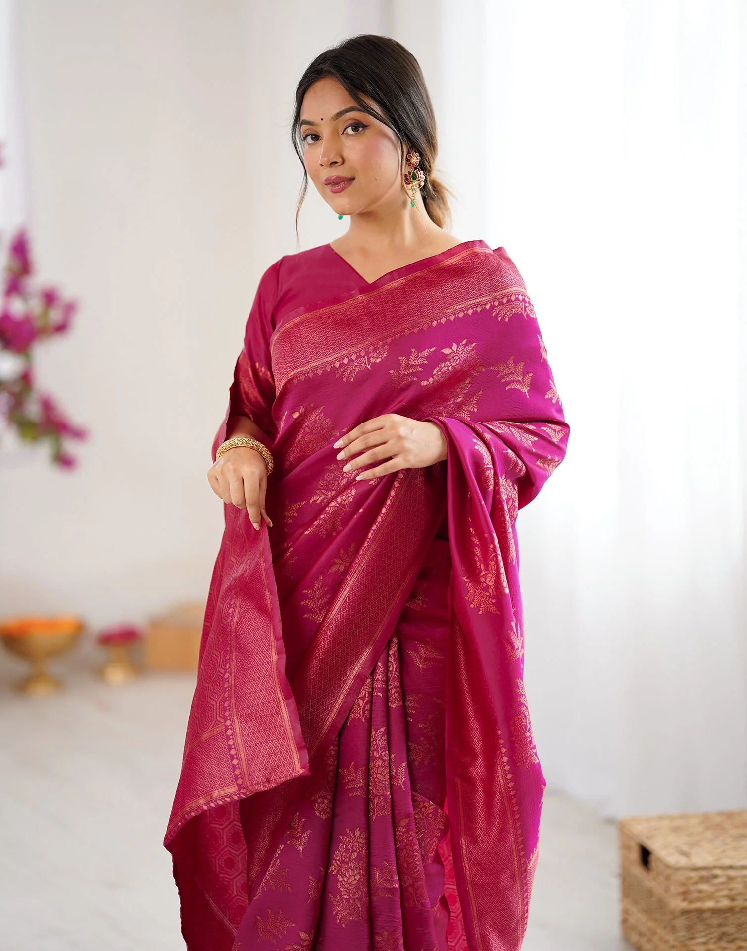 Magenta Silk Woven Banarasi Saree - Image 9