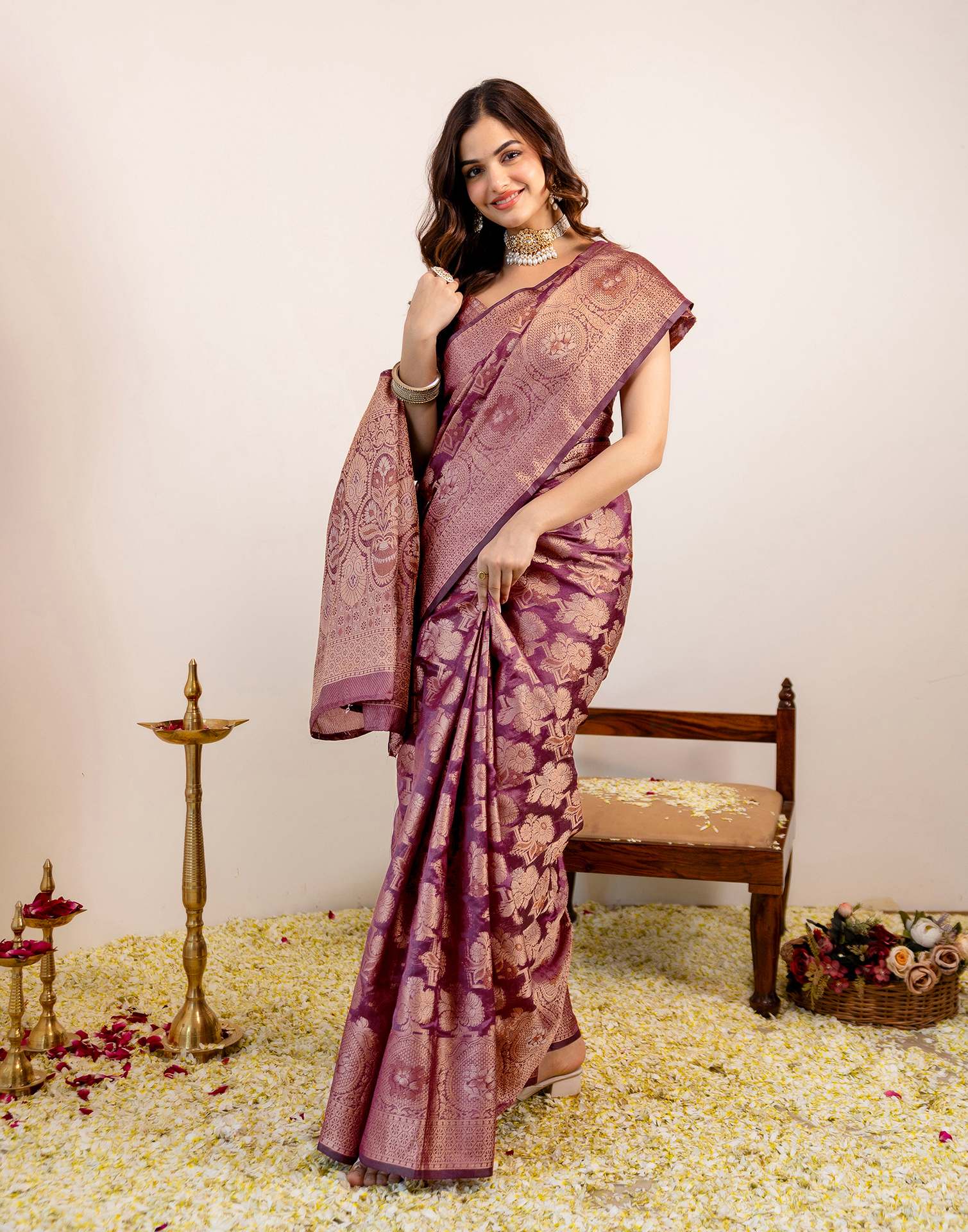 Magenta Silk Woven Banarasi Saree - Image 6