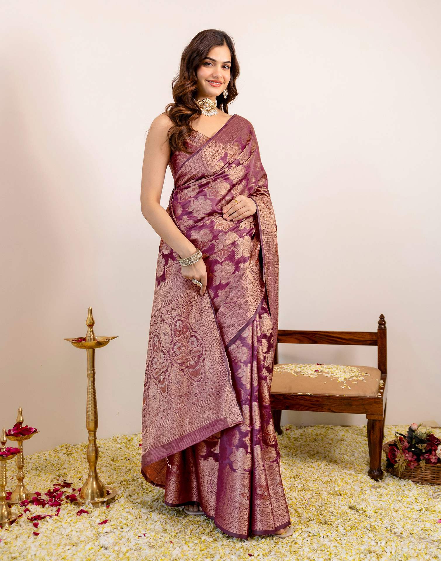 Magenta Silk Woven Banarasi Saree - Image 8