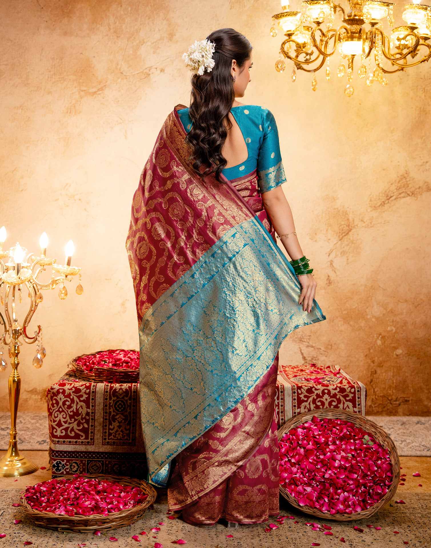 Magenta Silk Woven Banarasi Saree - Image 7
