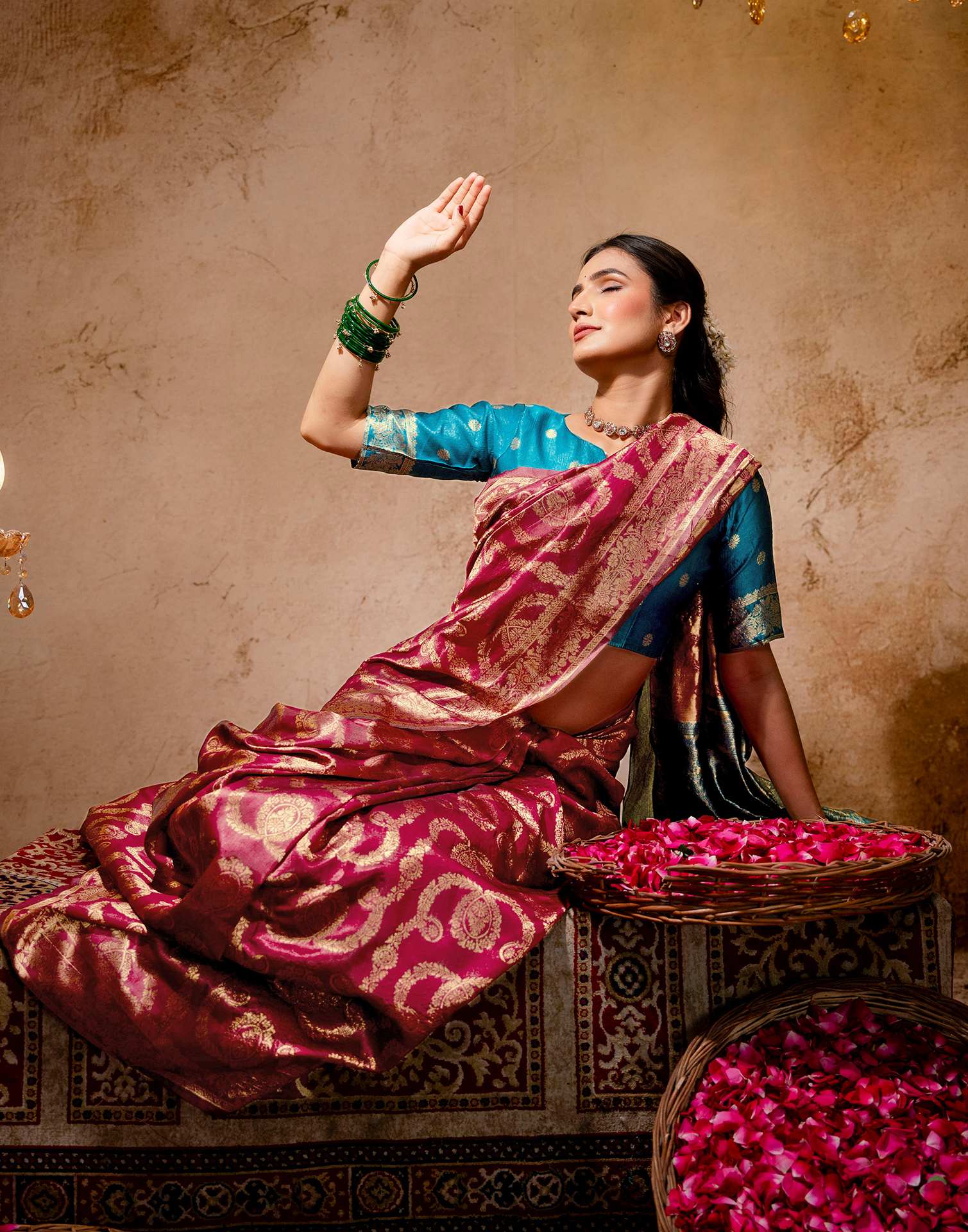 Magenta Silk Woven Banarasi Saree - Image 9