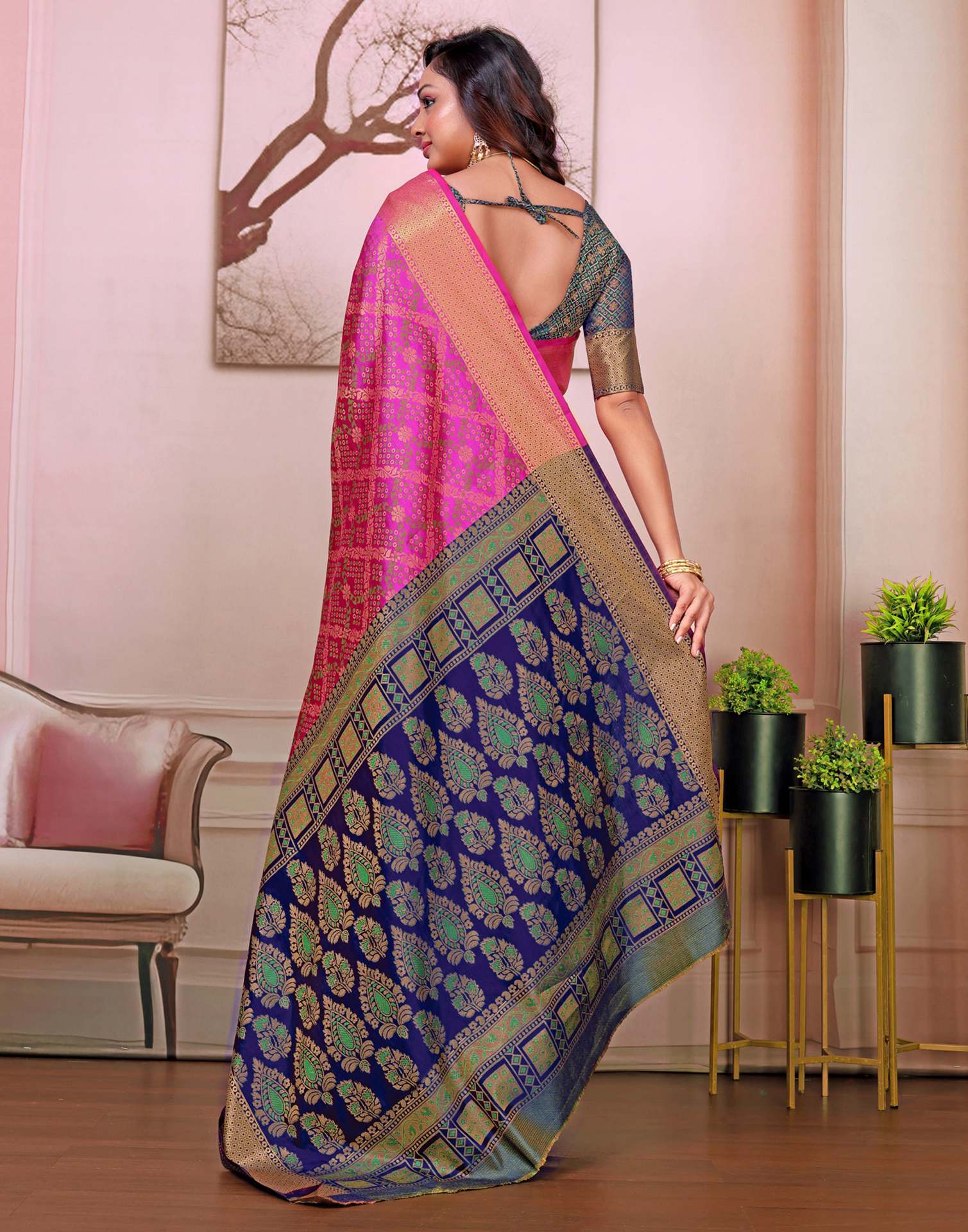 Magenta Silk Woven Patola Saree - Image 6