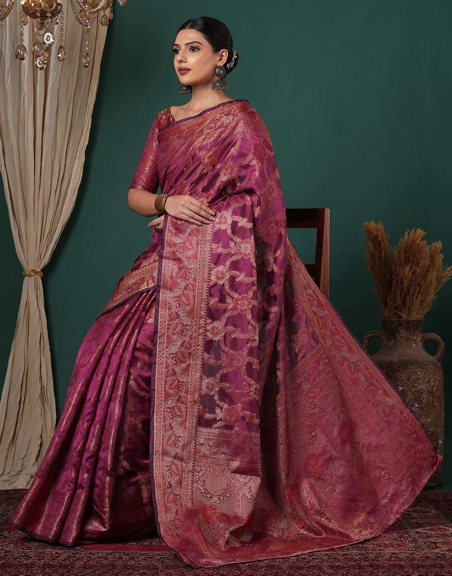 Magenta Silk Woven Saree - Image 5