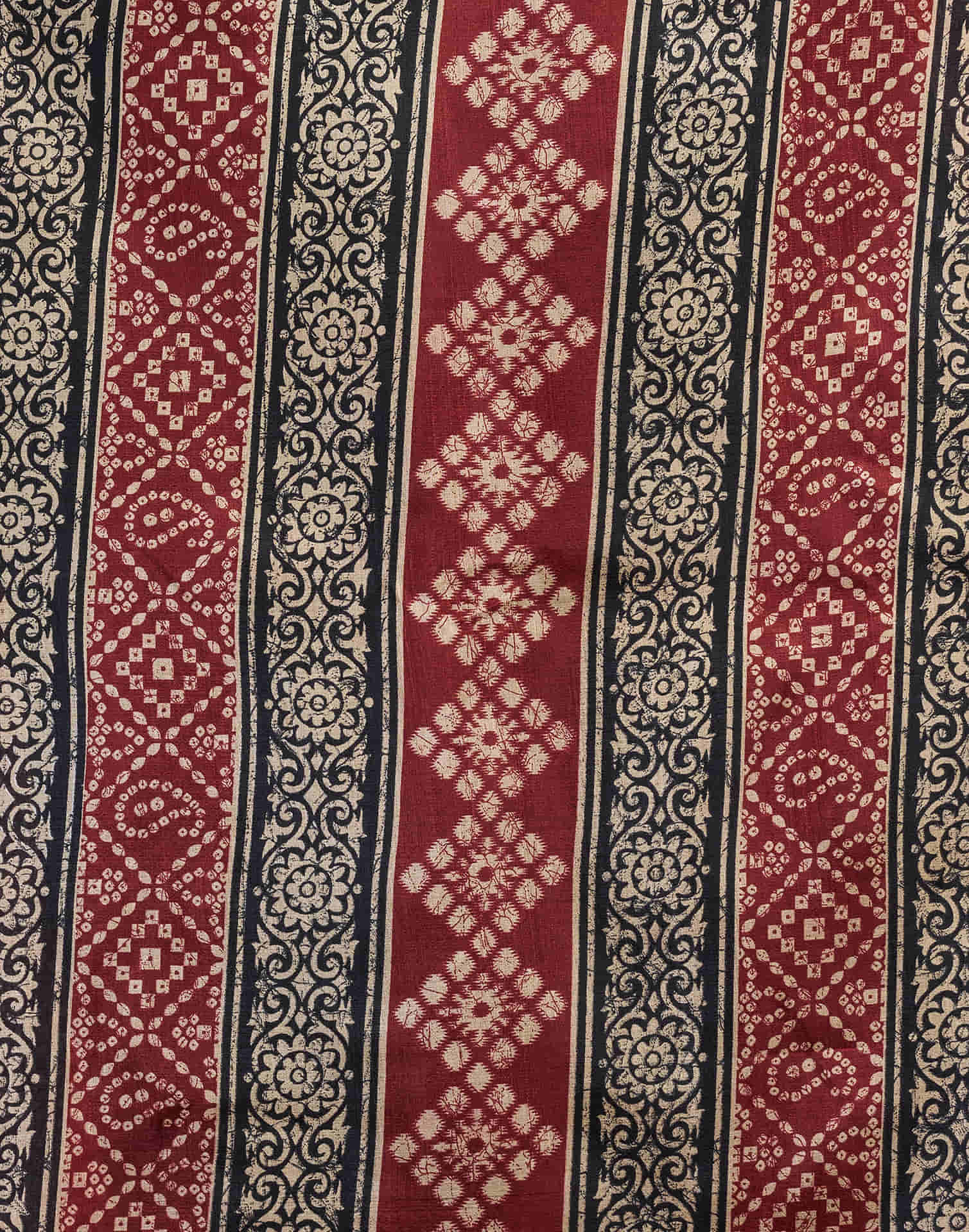 Maroon Bhagalpuri Silk Printed Saree - Image 7