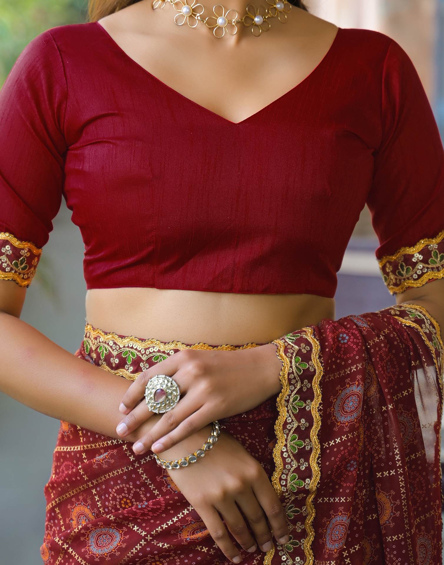 Maroon Georgette Bandhani Printed Lace Saree - Image 10