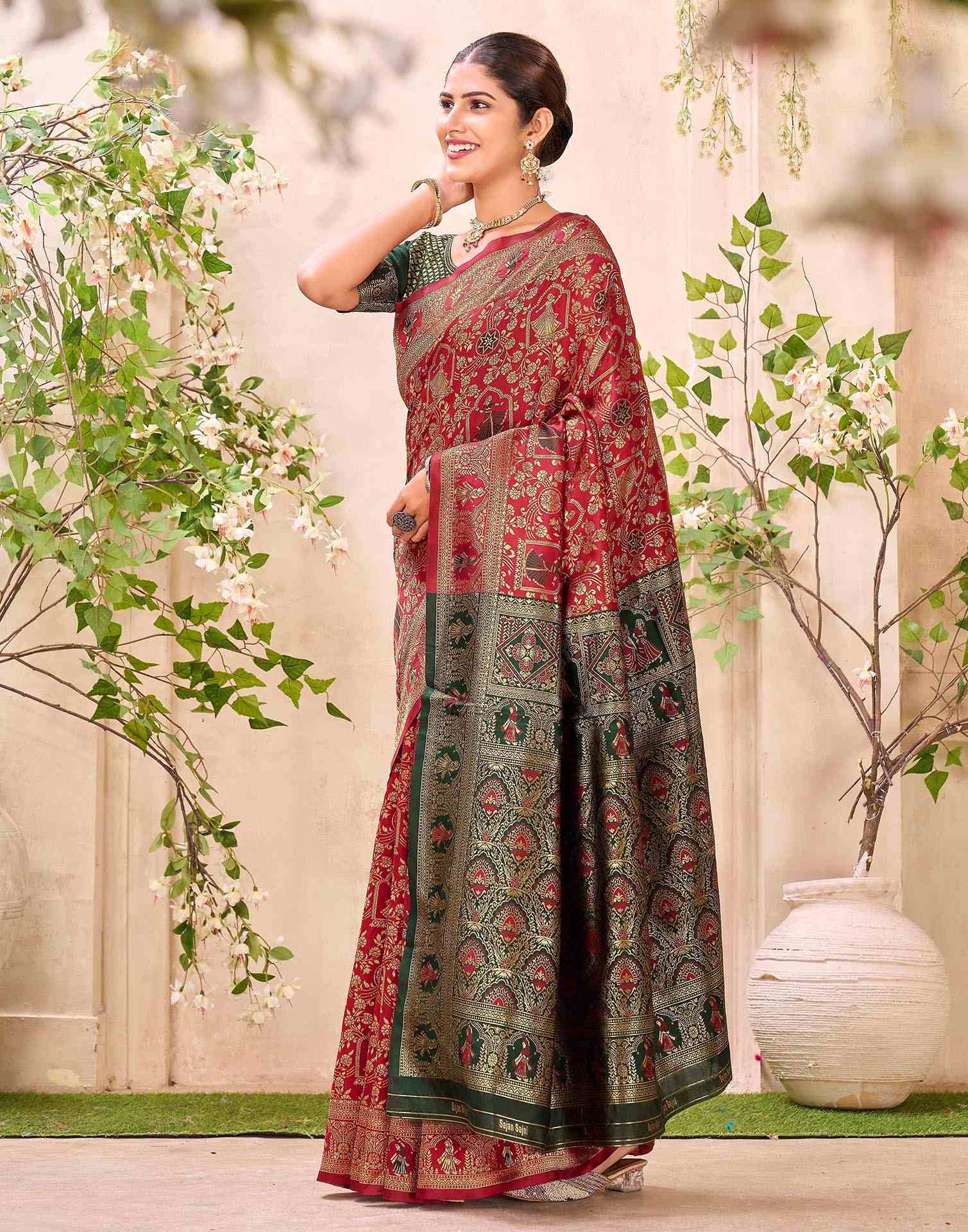 Maroon Silk Woven Baluchari Saree - Image 4