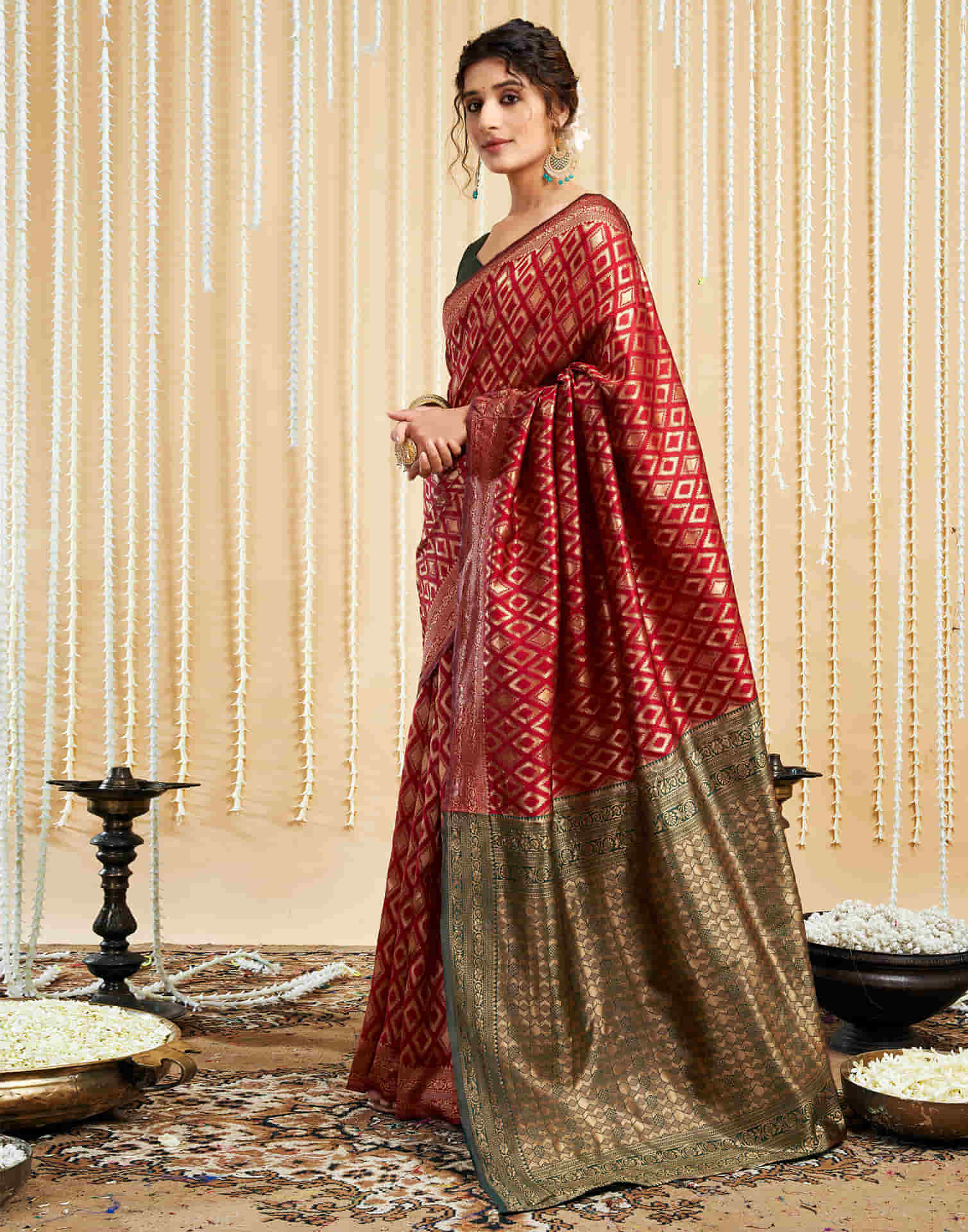 Maroon Silk Woven Banarasi Saree - Image 6