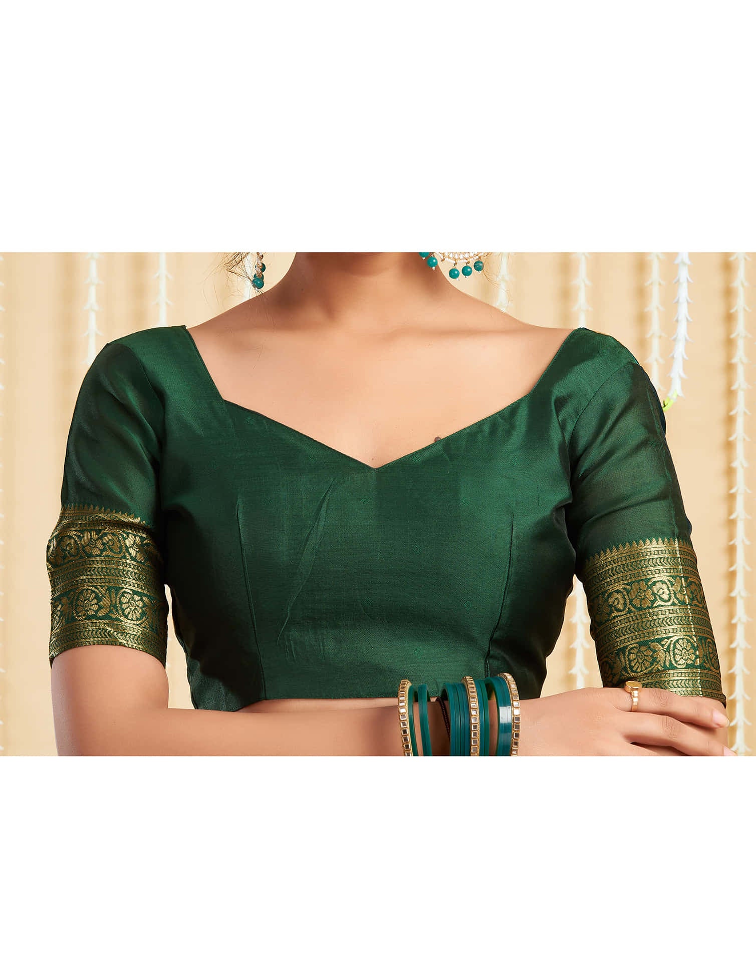 Maroon Silk Woven Banarasi Saree - Image 9