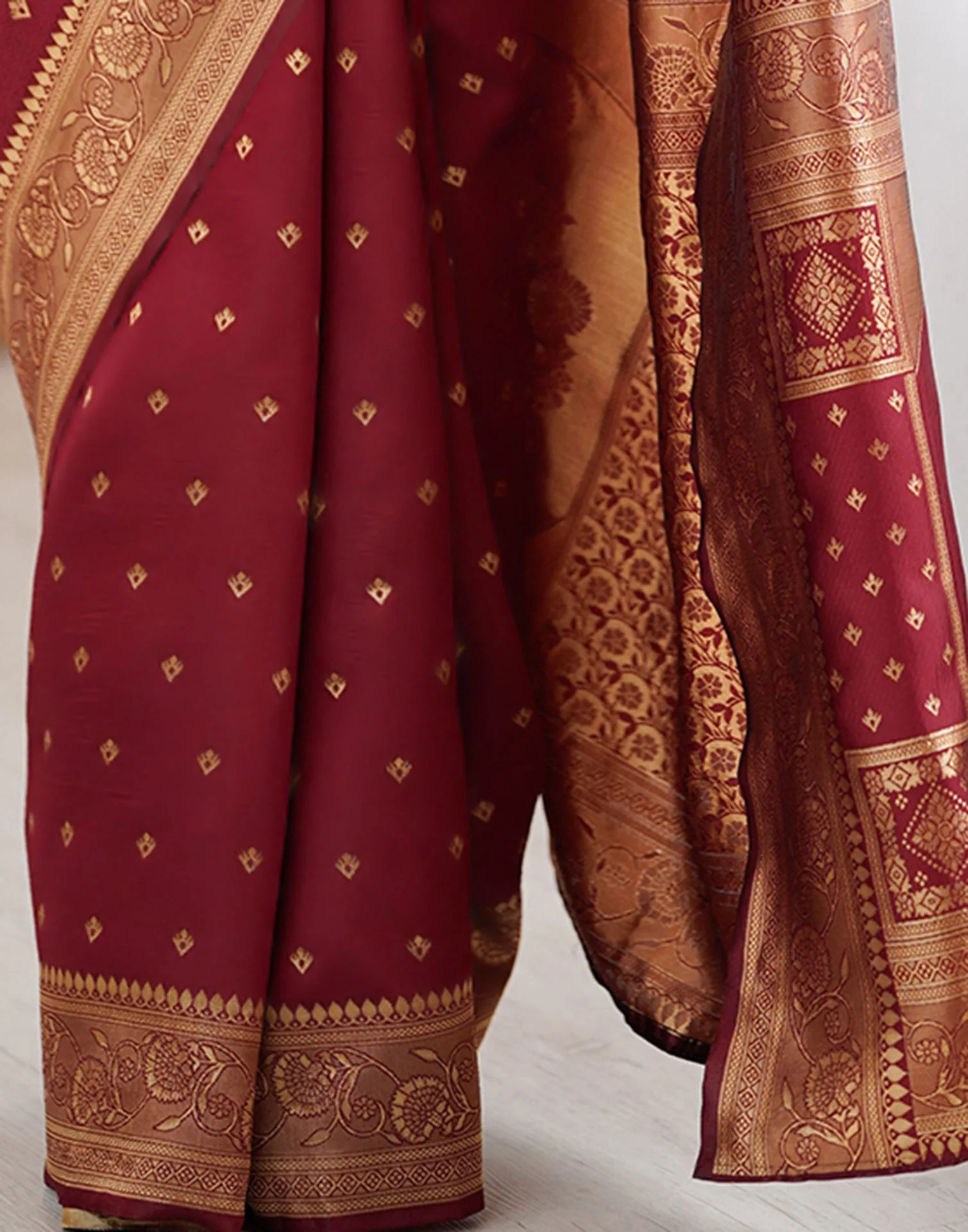 Maroon Silk Woven Banarasi Saree - Image 11