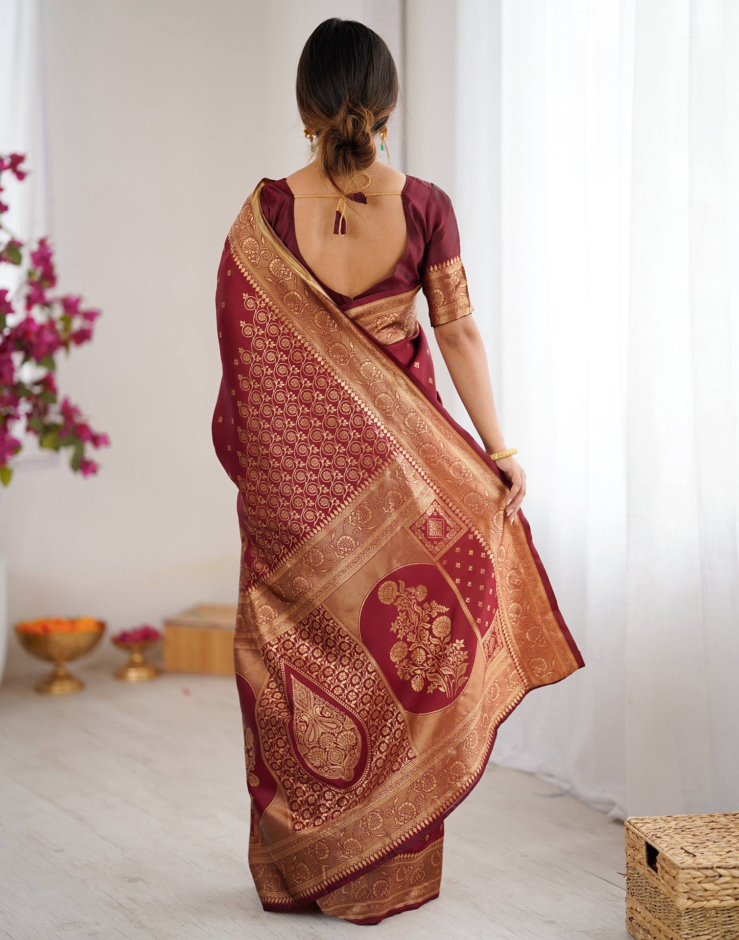 Maroon Silk Woven Banarasi Saree - Image 5