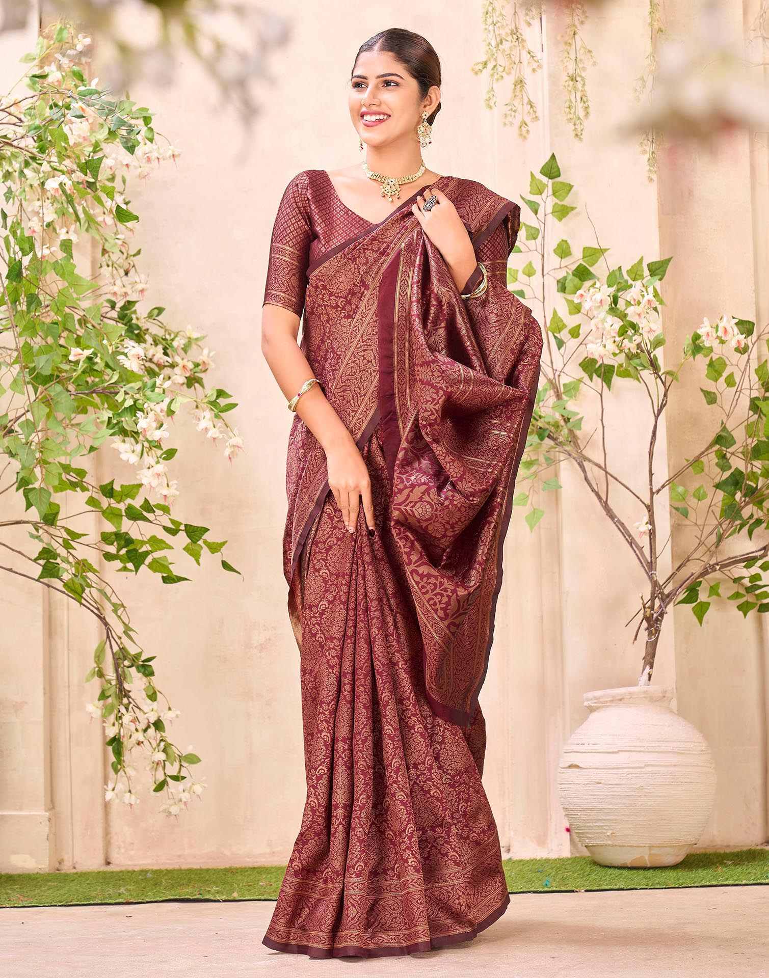 Maroon Silk Woven Banarasi Saree - Image 5