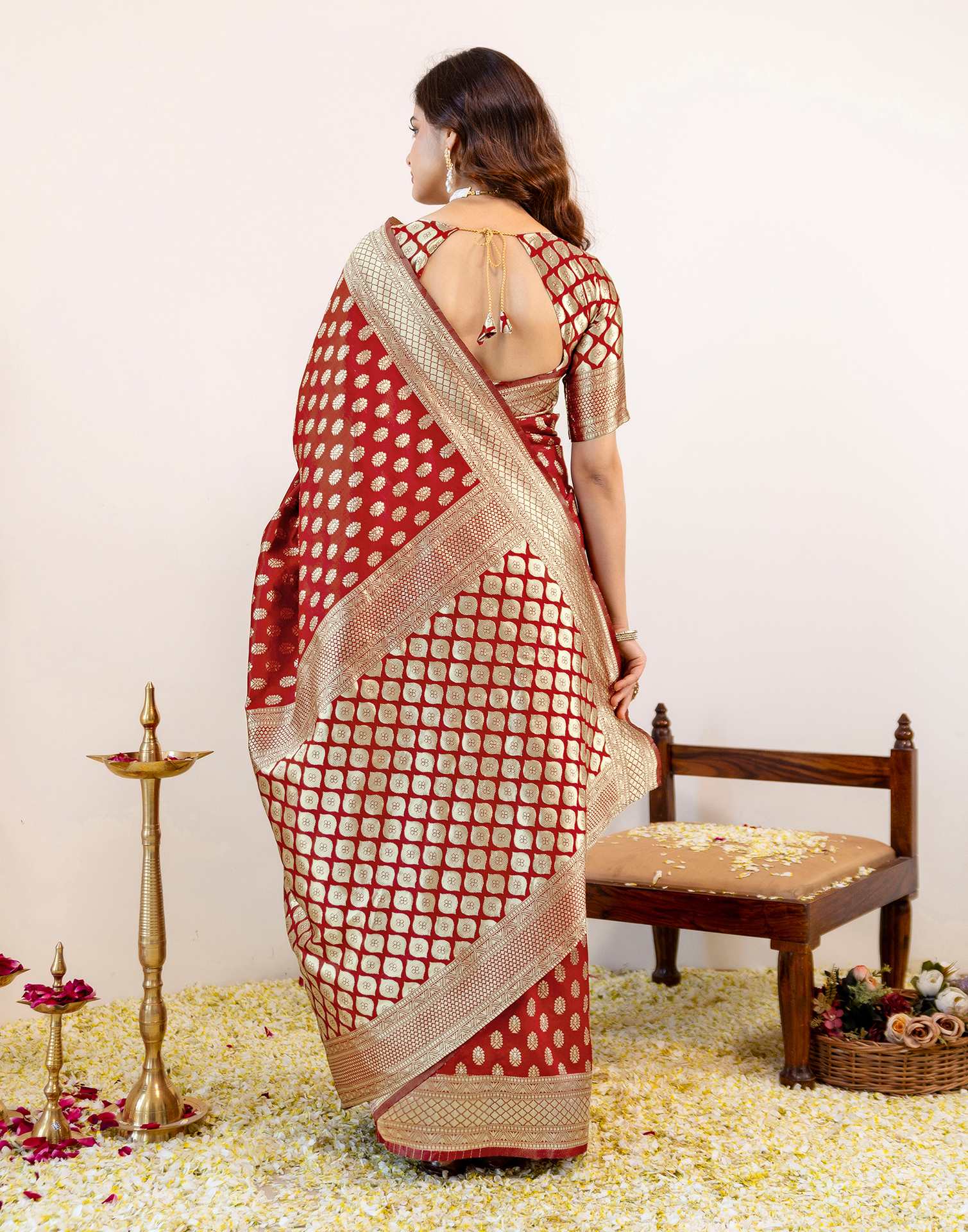 Maroon Silk Woven Banarasi Saree - Image 7