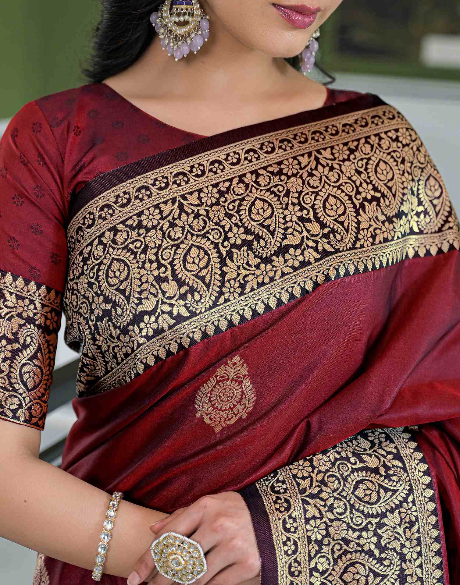 Maroon Silk Woven Banarasi Saree - Image 10