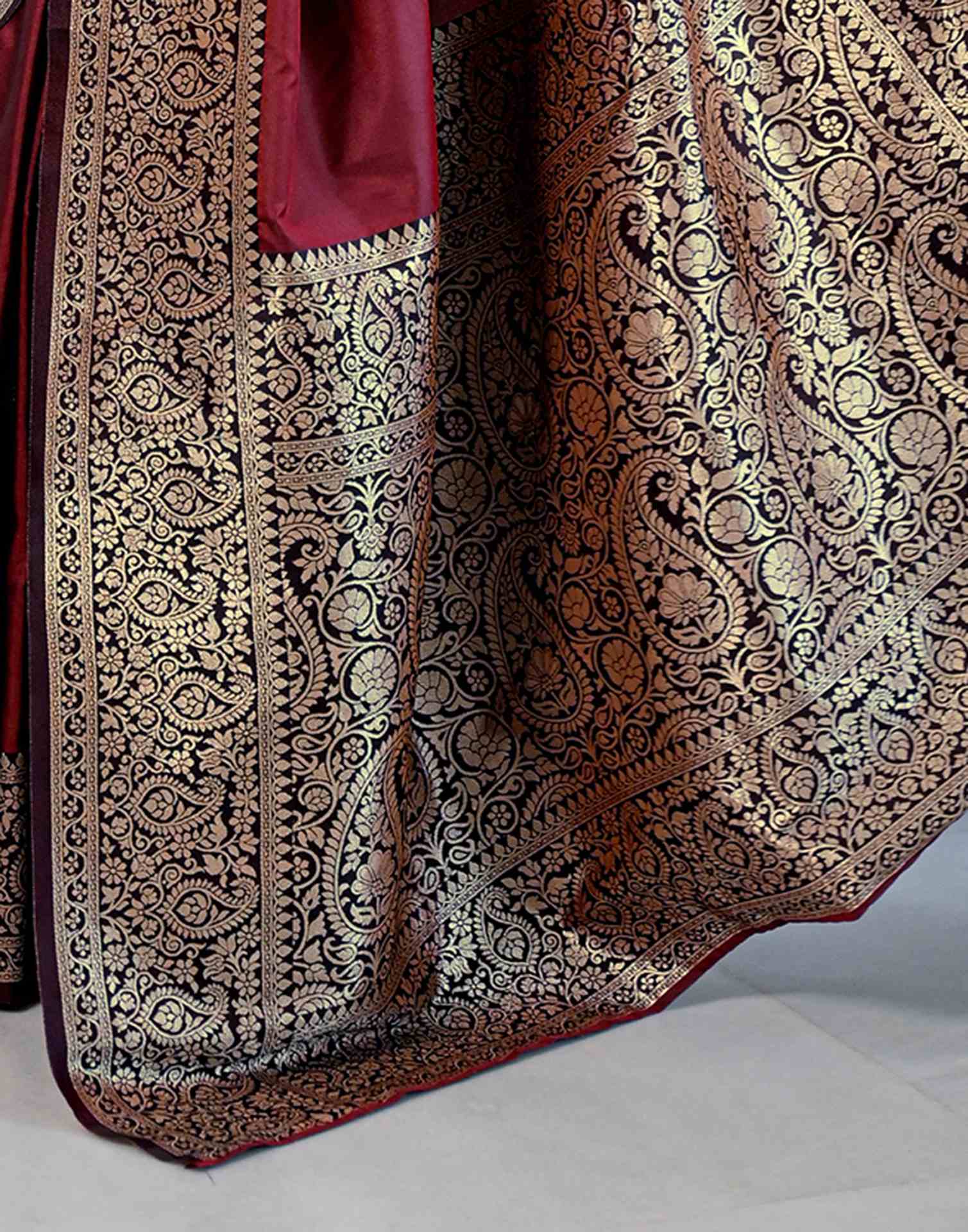 Maroon Silk Woven Banarasi Saree - Image 11