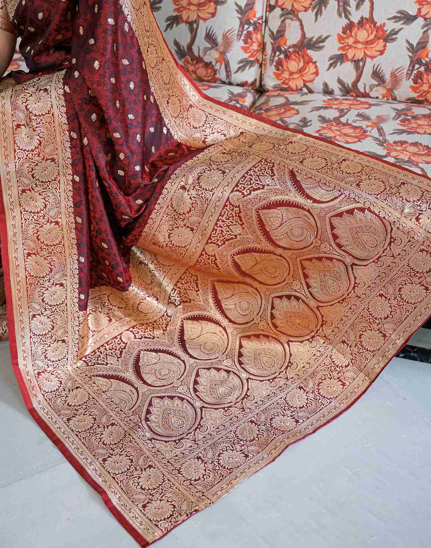 Maroon Silk Woven Banarasi Saree - Image 11
