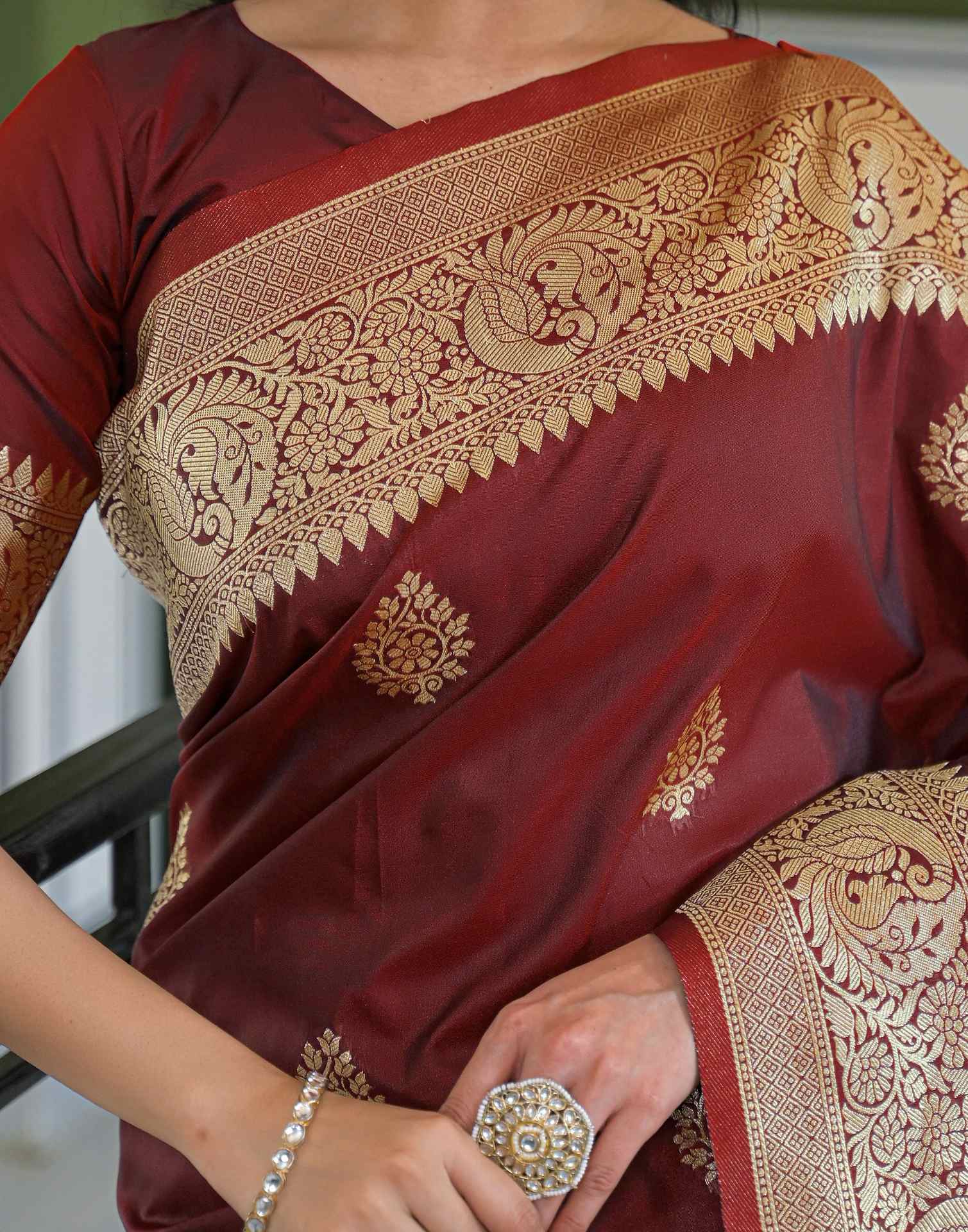 Maroon Silk Woven Banarasi Saree - Image 9