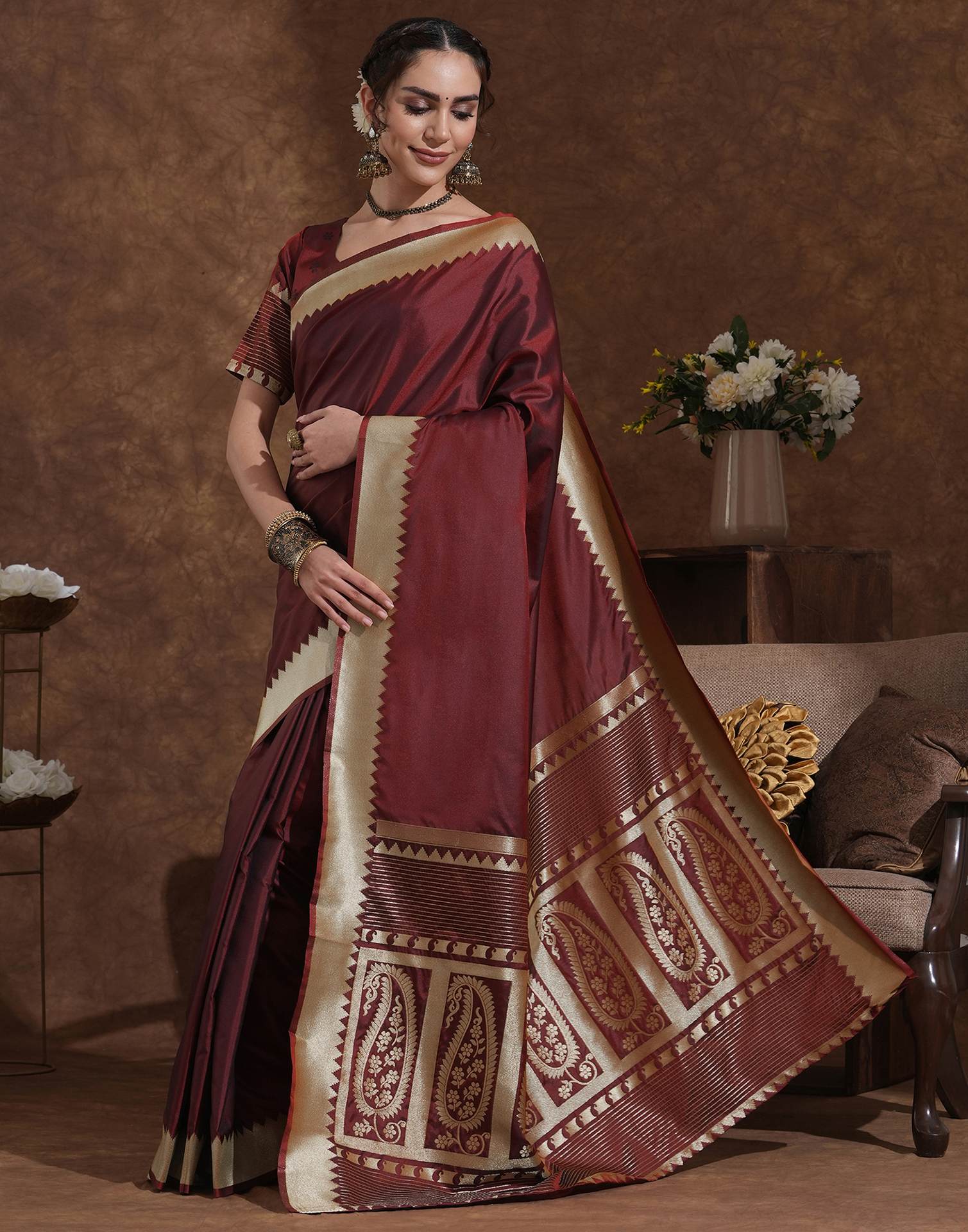 Maroon Silk Woven Kanjivaram Saree - Image 4