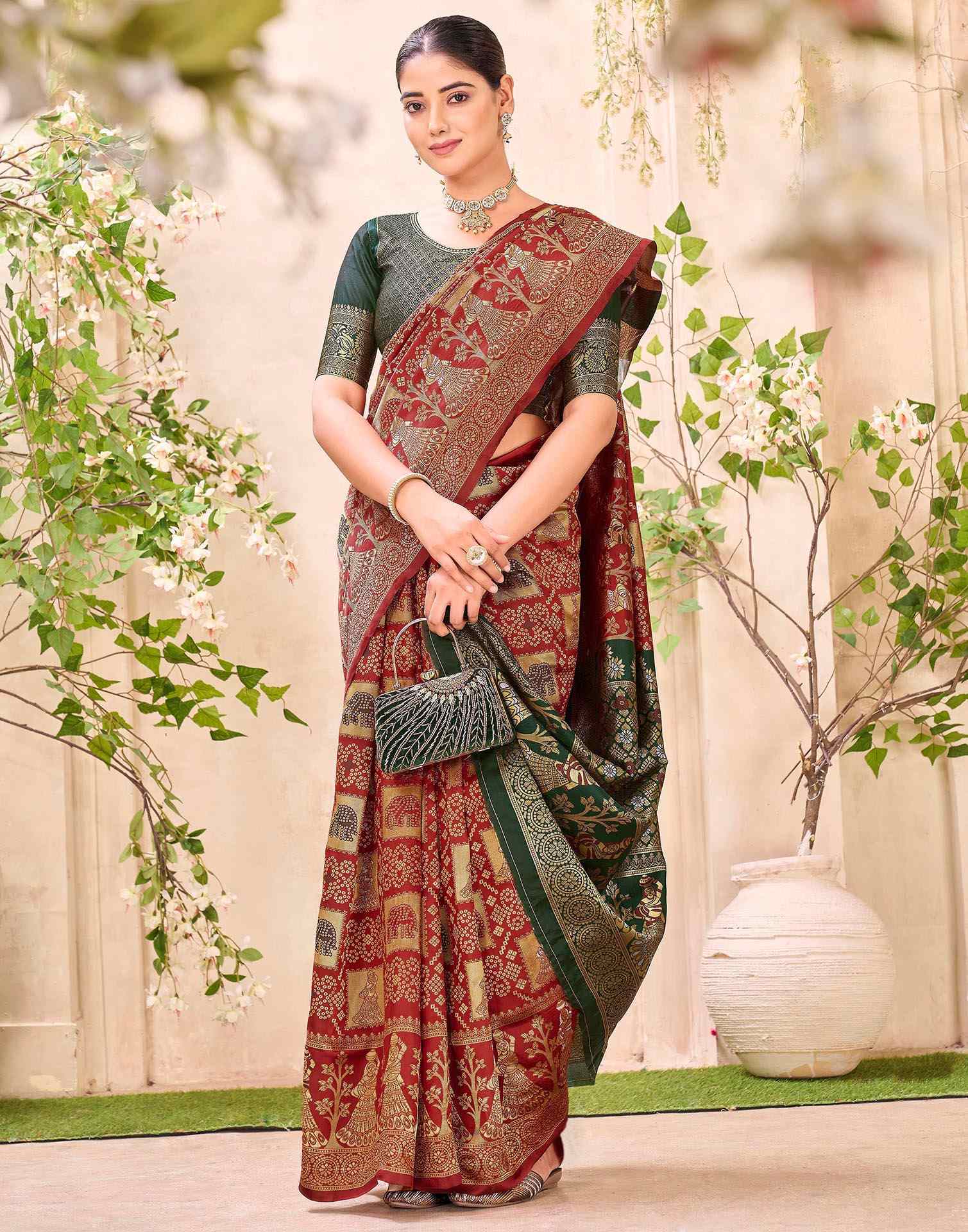 Maroon Silk Woven Patola Saree - Image 5