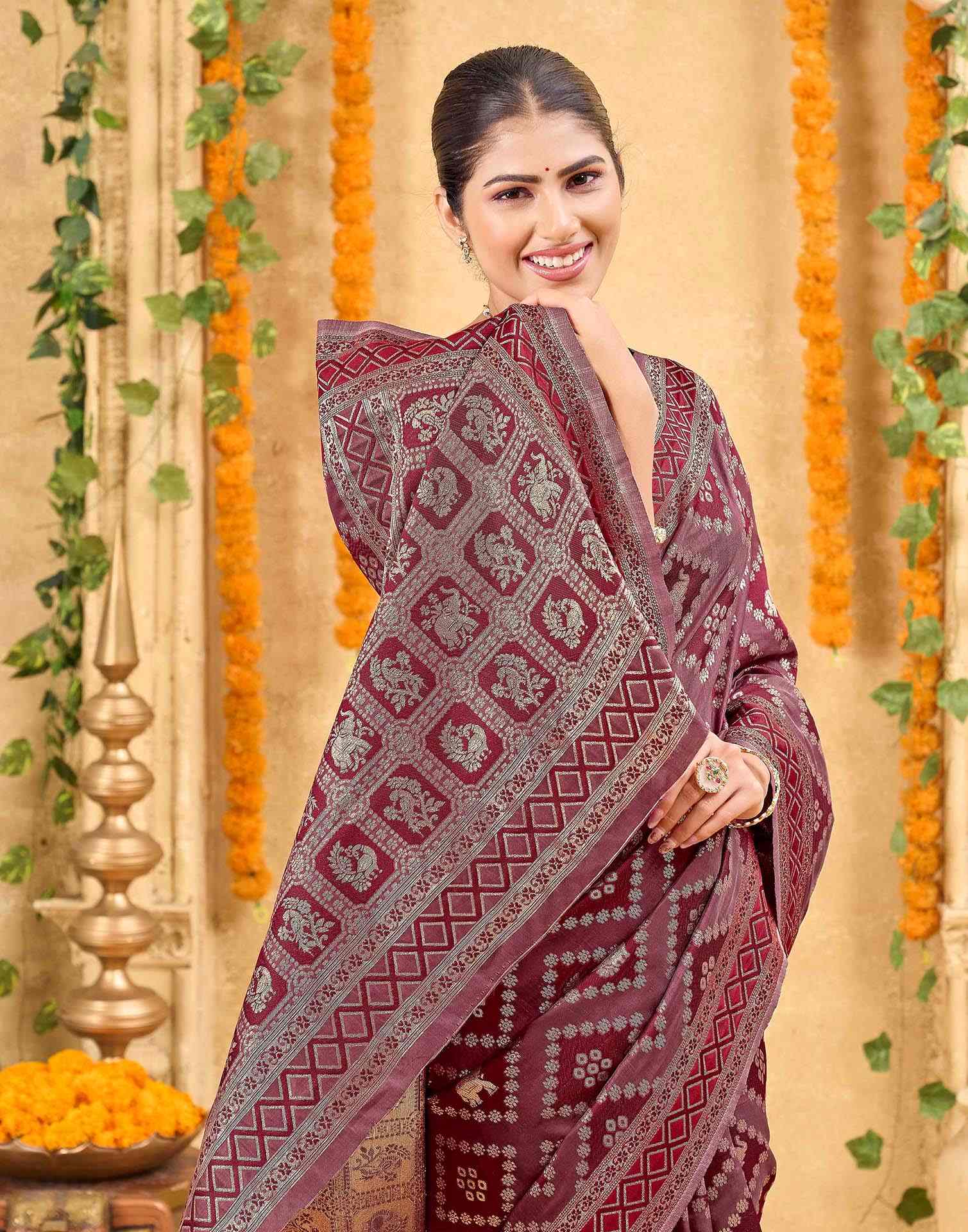 Maroon Silk Woven Patola Saree - Image 2